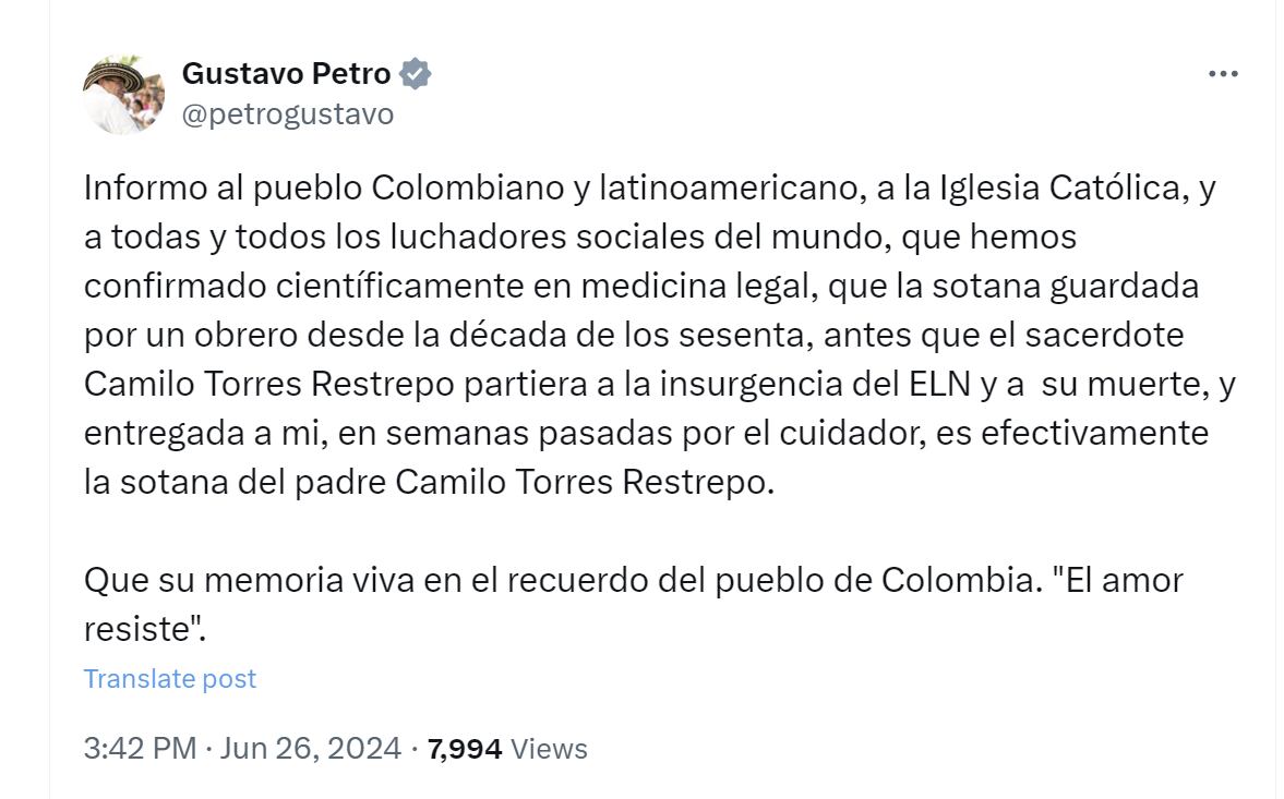 Gustavo Petro informó que la sotana que tiene en su poder es del sacerdote Camilo Torres - crédito @petrogustavo/X