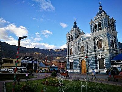 Desde su imponente catedral hasta el emblemático Templo de Kotosh, descubre los lugares y personas que han dejado una huella en esta ciudad peruana.
Foto: OpenTripMap