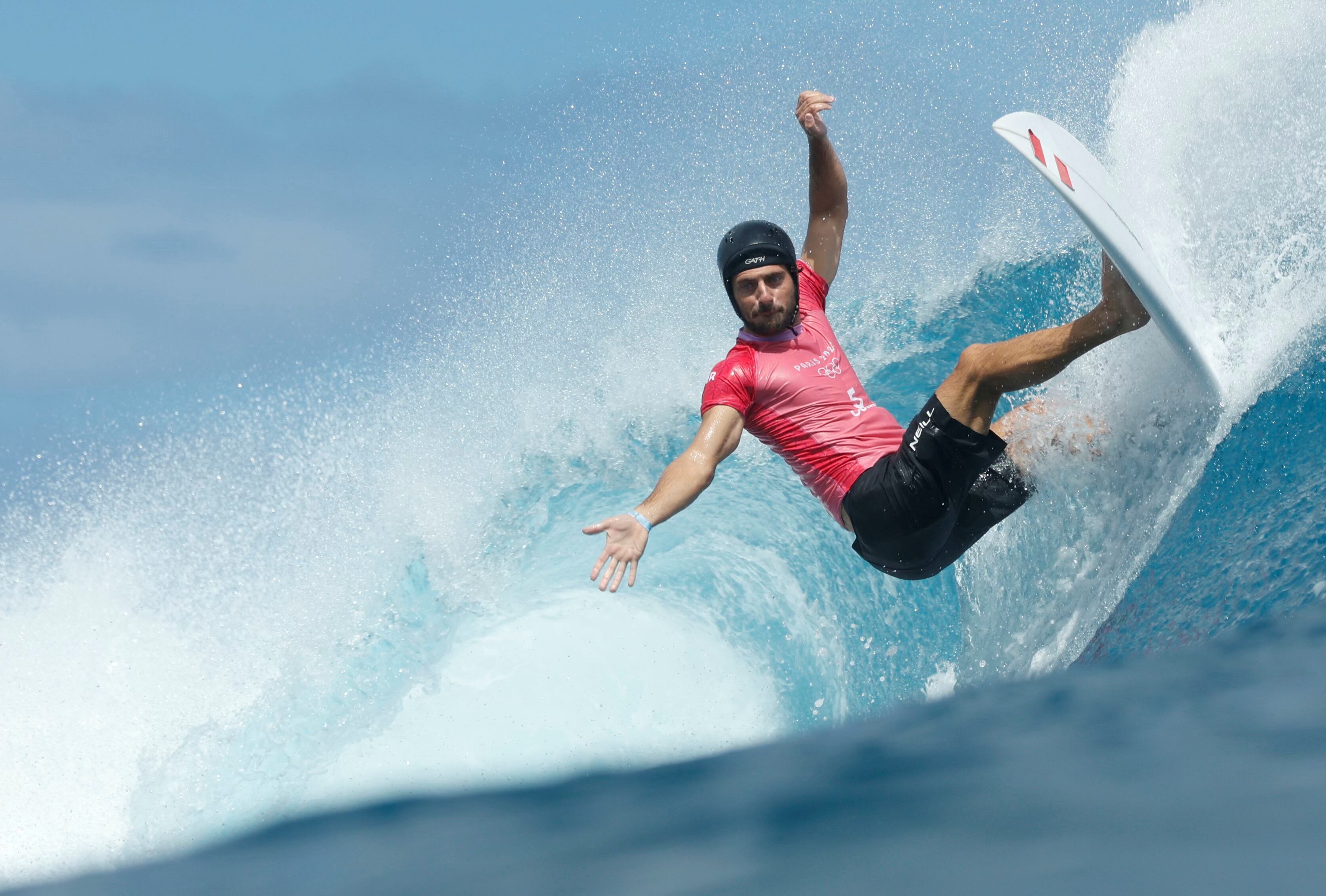 Paris 2024 Olympics - Surfing - Men's Quarterfinals - Teahupo'o, Tahiti, French Polynesia - August 01, 2024. Alonso Correa of Peru in action. Ben Thouard/Pool via REUTERS