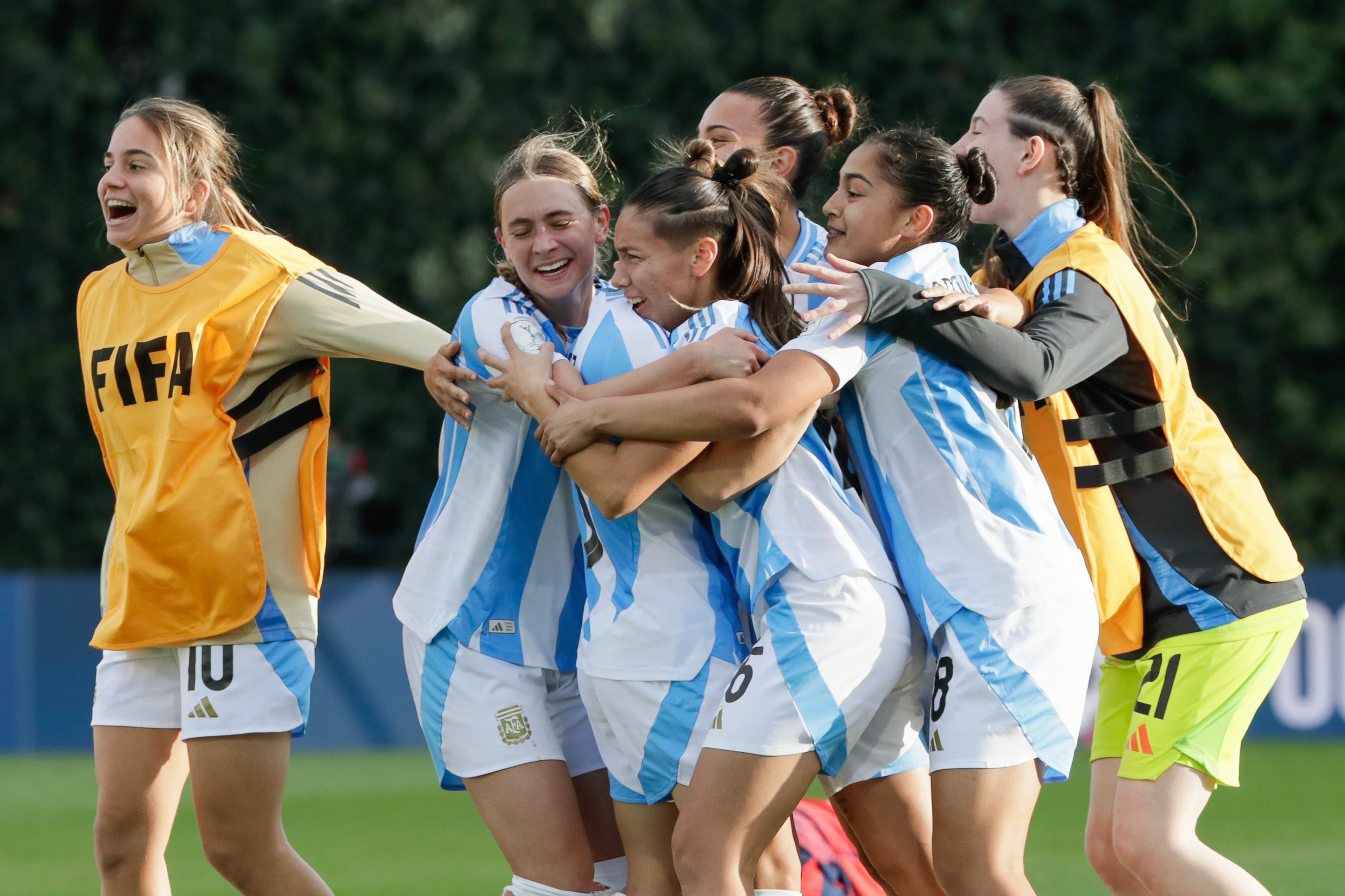 Argentina avanzó por primera vez a los octavos de final del Mundial (EFE/ Carlos Ortega)