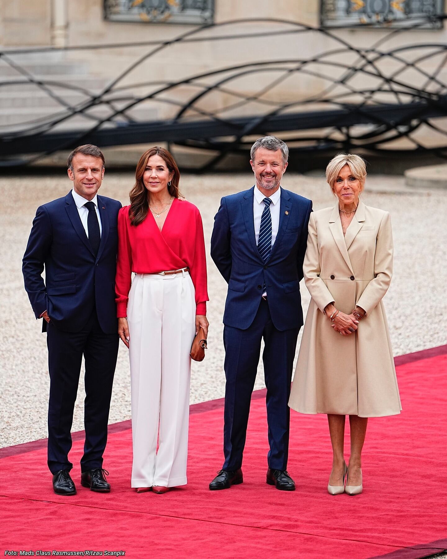 Los reyes de Dinamarca junto a Emmanuel Macron y su esposa, Briggite, en la recepción previa a la inauguración de los Juegos Olímpicos de París