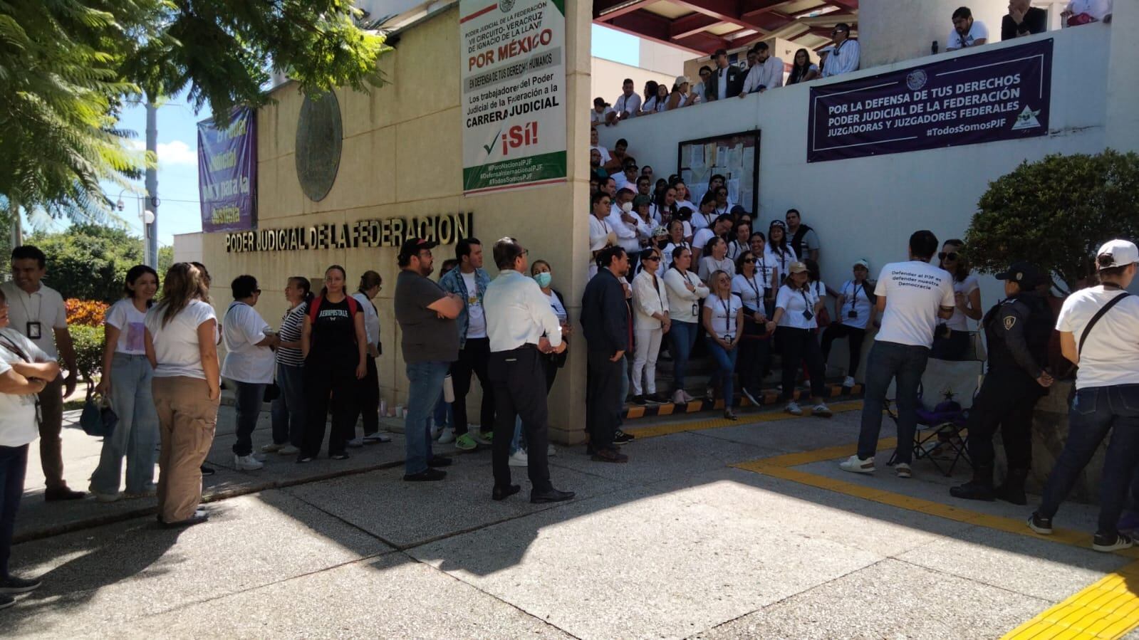 Paro de labores de trabajadores en Veracruz del Poder Judicial de la Federación