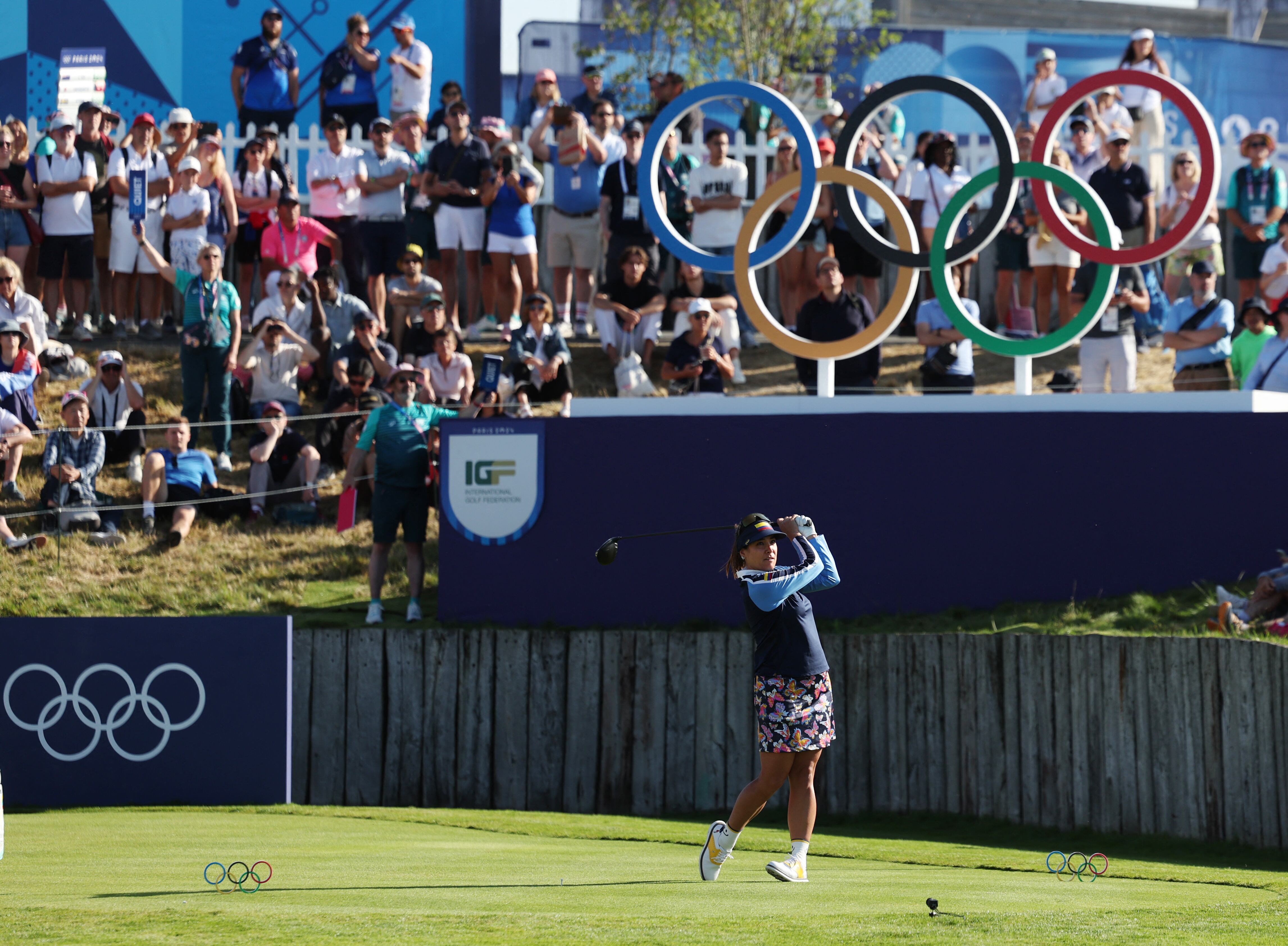 Maria José Uribe en el primer hoyo en el segundo día del golf olímpico -crédito Paul Childs / REUTERS 