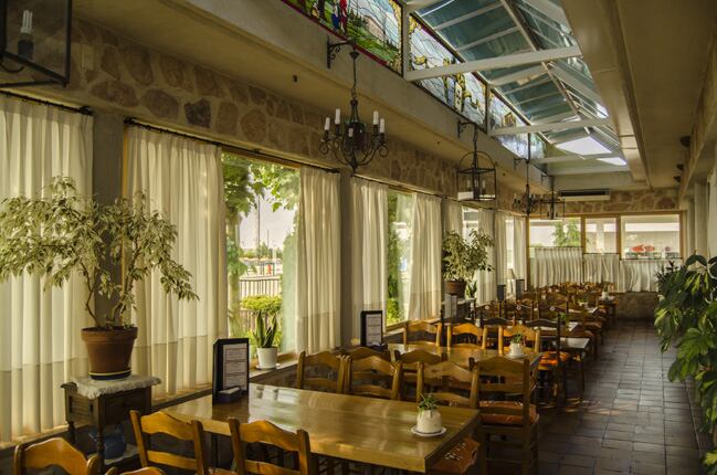 Área de servicio de Boceguillas, uno de los mejores restaurantes de carretera de Burgos para un alto en el camino