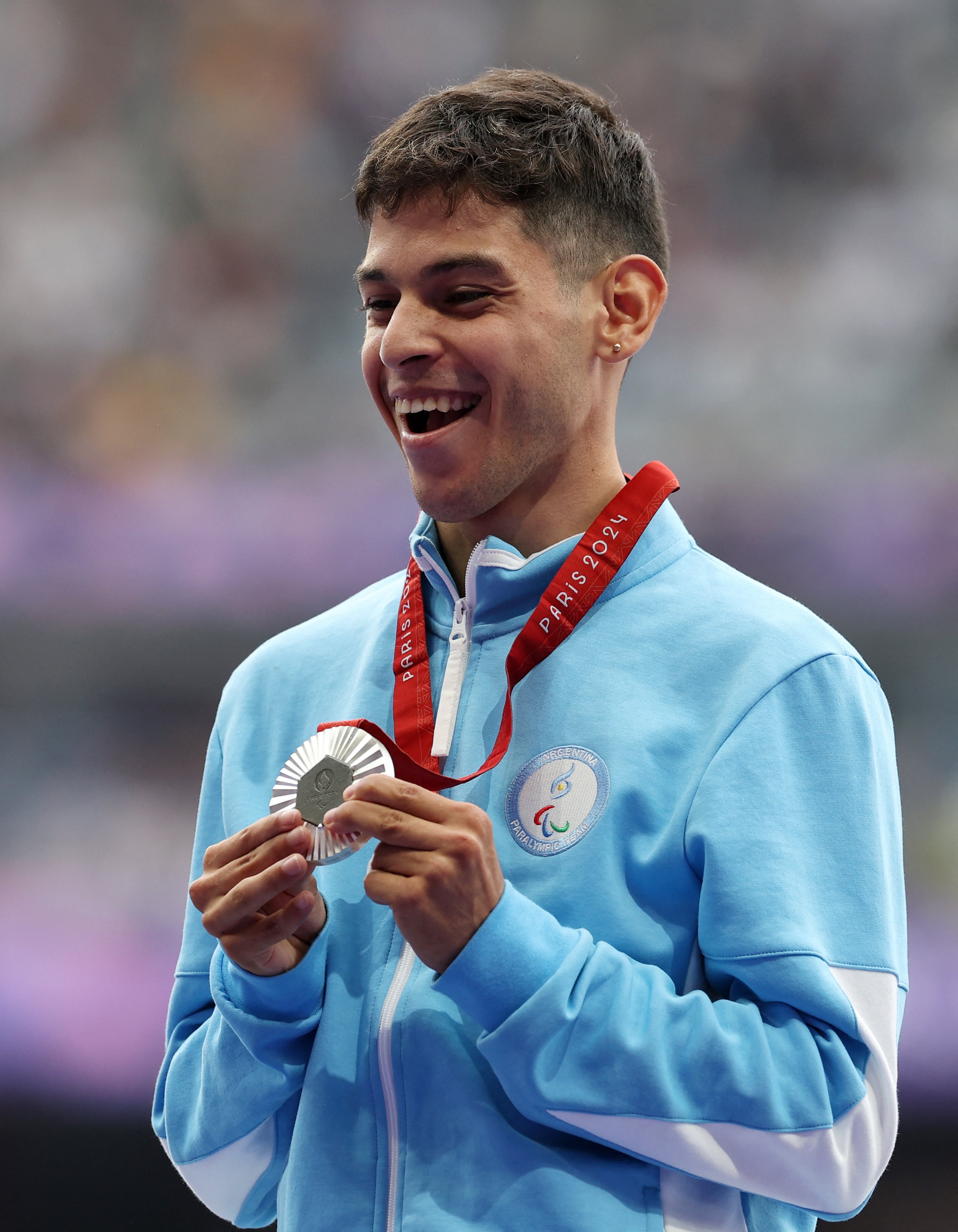 Alexis Chávez celebra su medalla plateada (REUTERS/Umit Bektas)