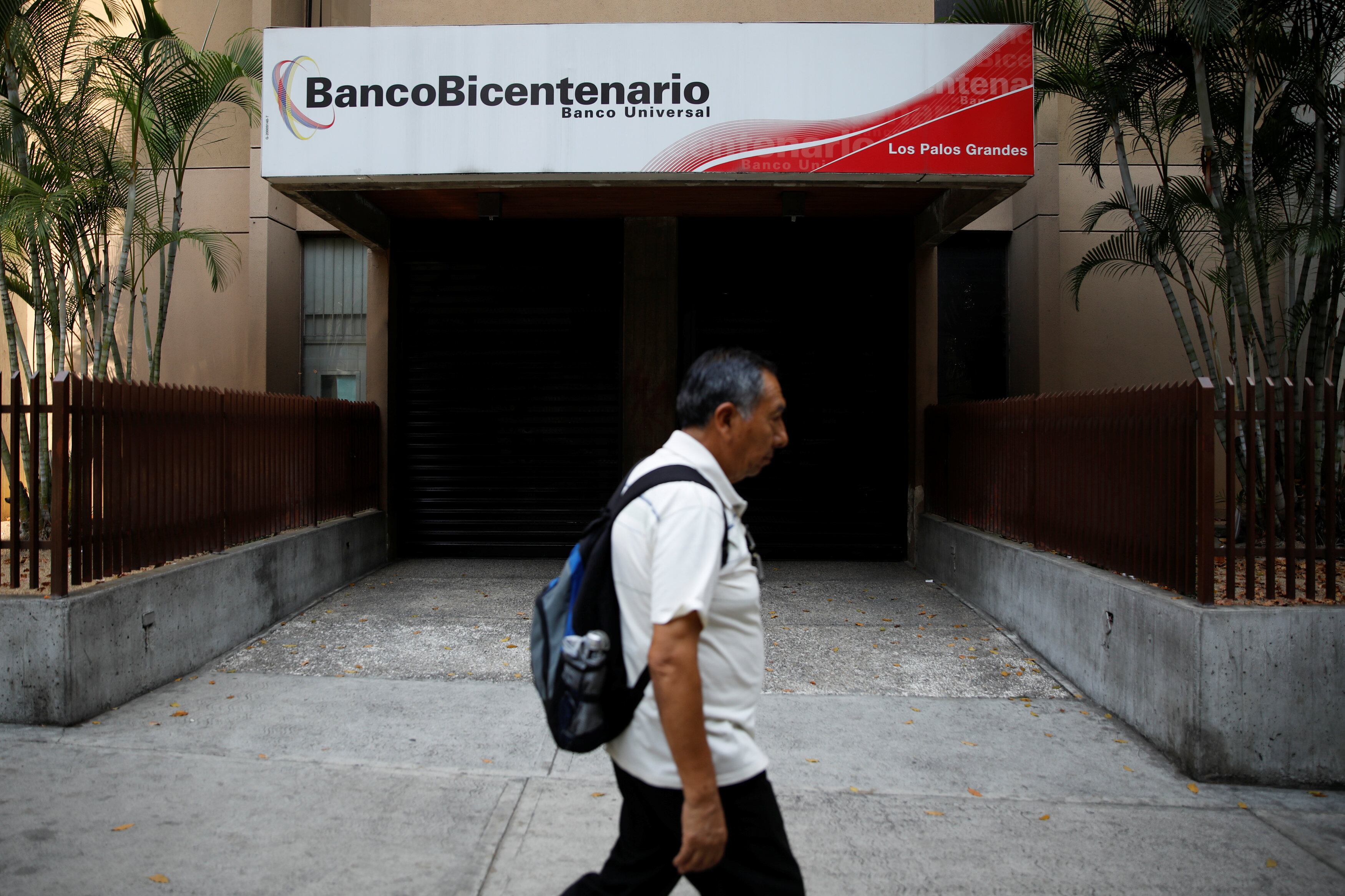 El Banco de Bicentenario, en Caracas, fue una de las entidades bancarias estatales que contrató a Ex Clé en Venezuela (REUTERS)