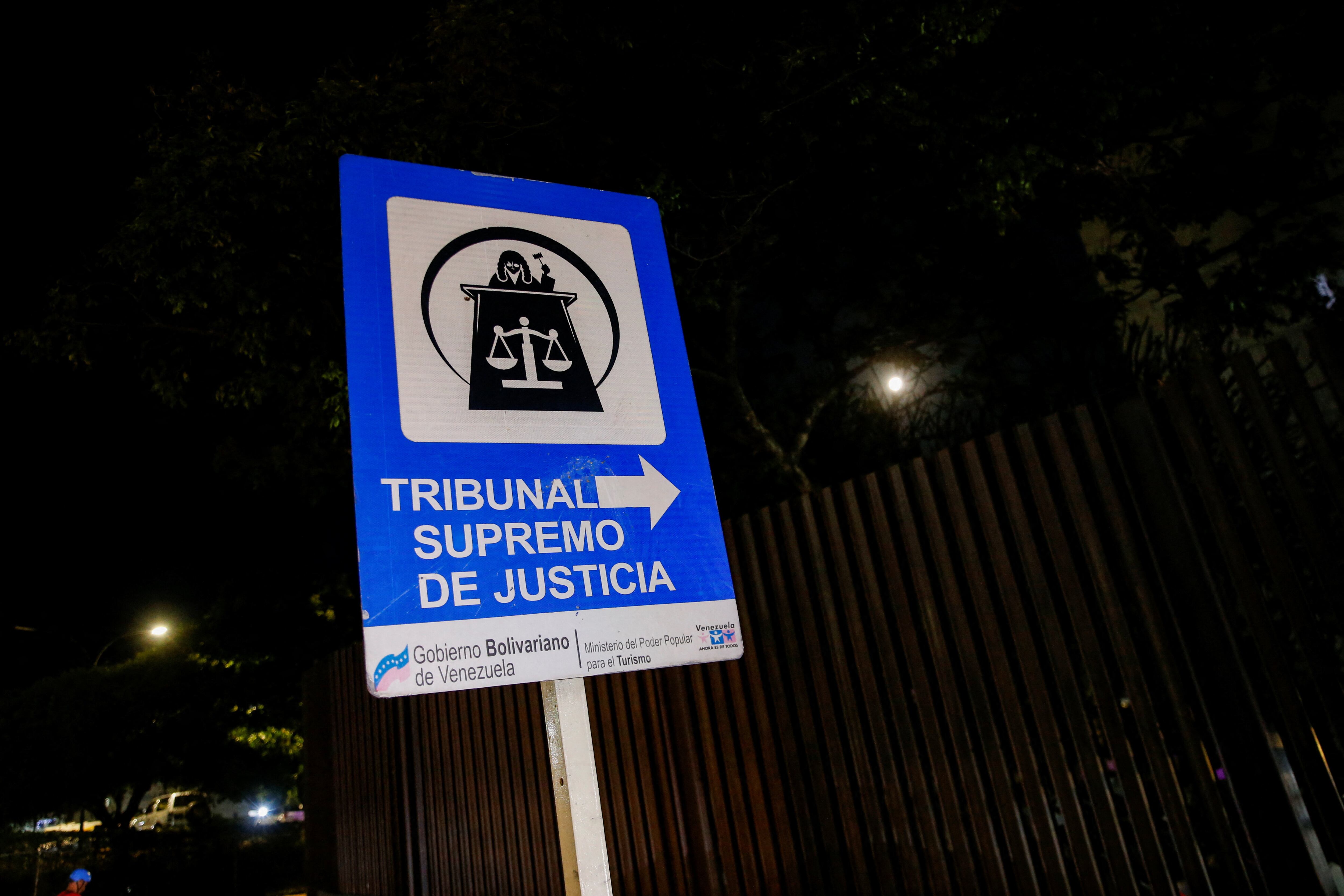 La Sala Electoral del Tribunal Supremo de Justicia (TSJ) de Venezuela convocó este jueves a los 10 candidatos a las presidenciales (REUTERS/Leonardo Fernandez Viloria)