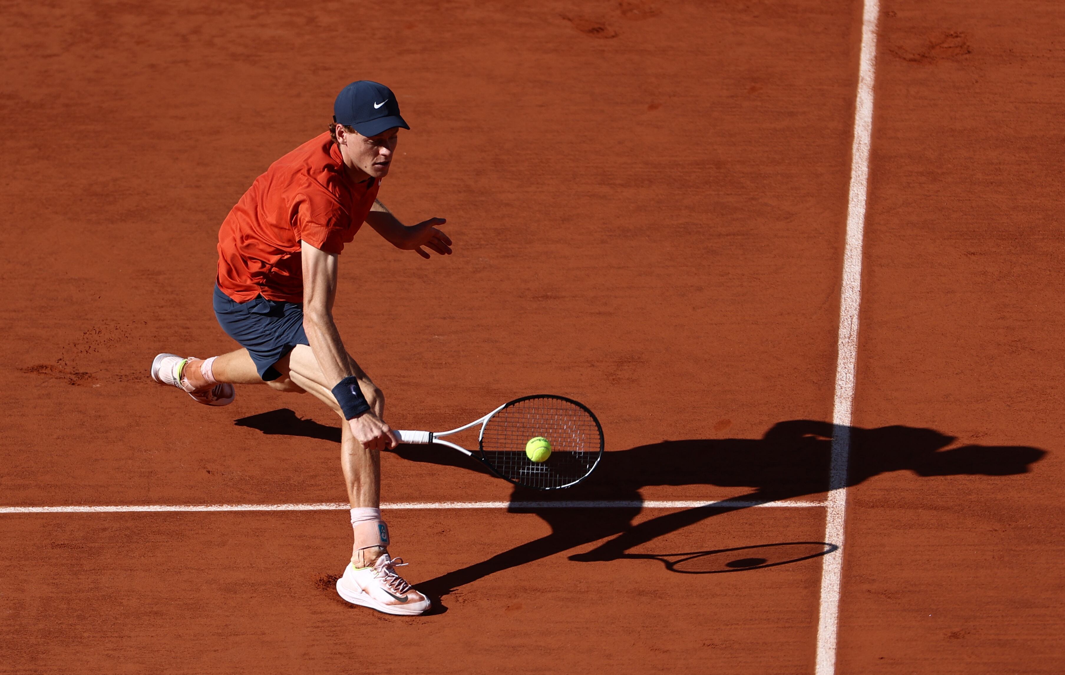 After the retirement of Novak Djokovic from Roland Garros, the Italian climbed to the top of the ATP ranking, becoming the first Italian in history to do so.