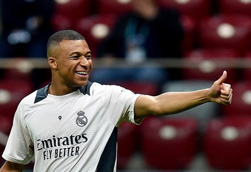 Mbappé, titular ante Atalanta (Foto: Reuters/Jennifer Lorenzini)