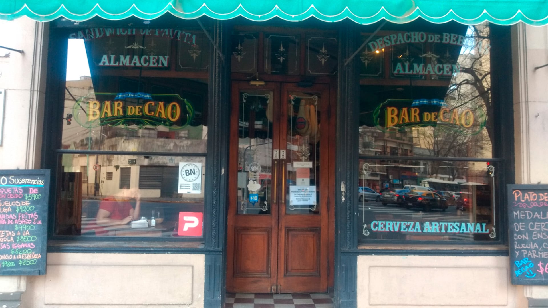 Cafetines de Buenos Aires-Bar de Cao