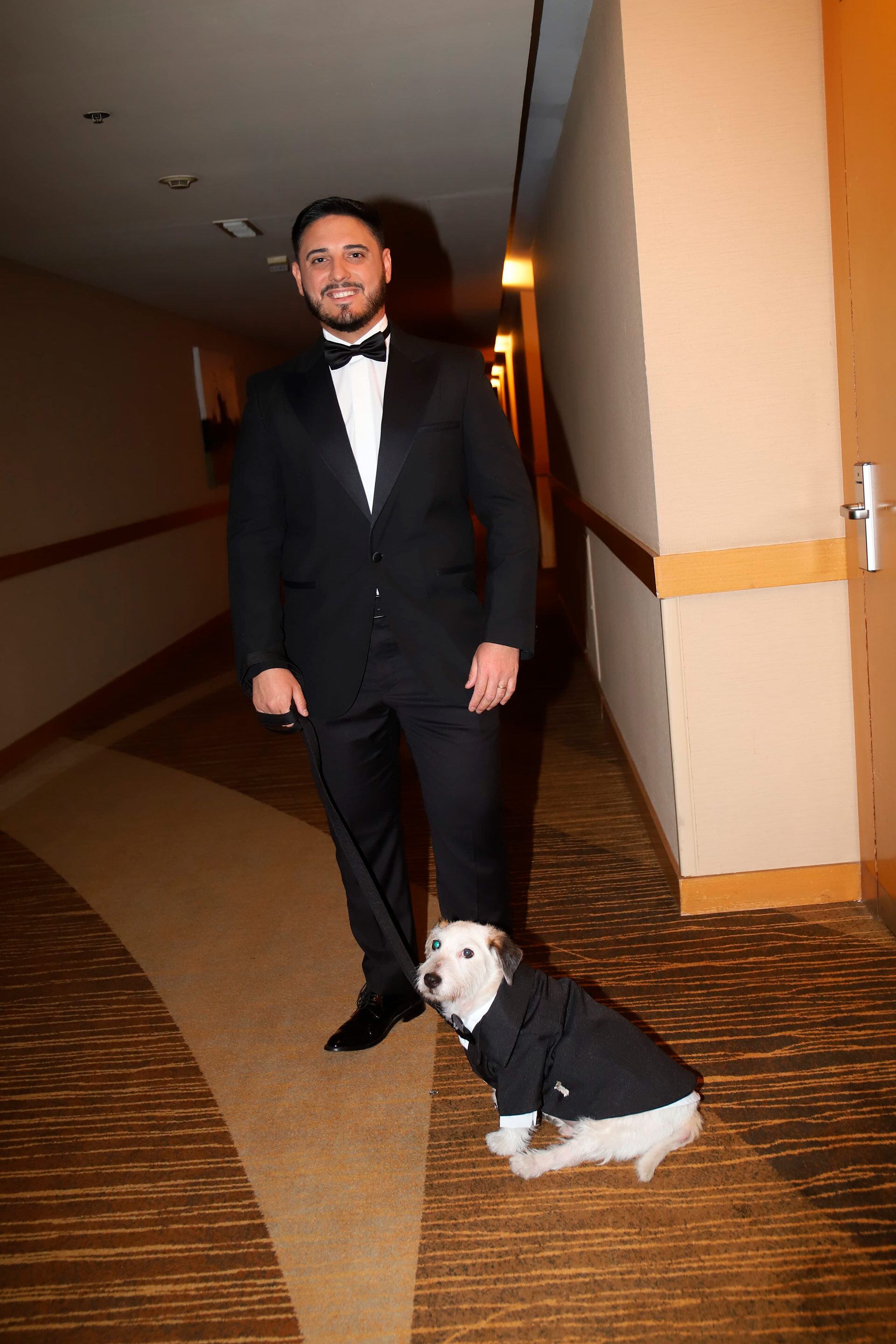 El look de Hernán Lirio y su perro Ramoncito