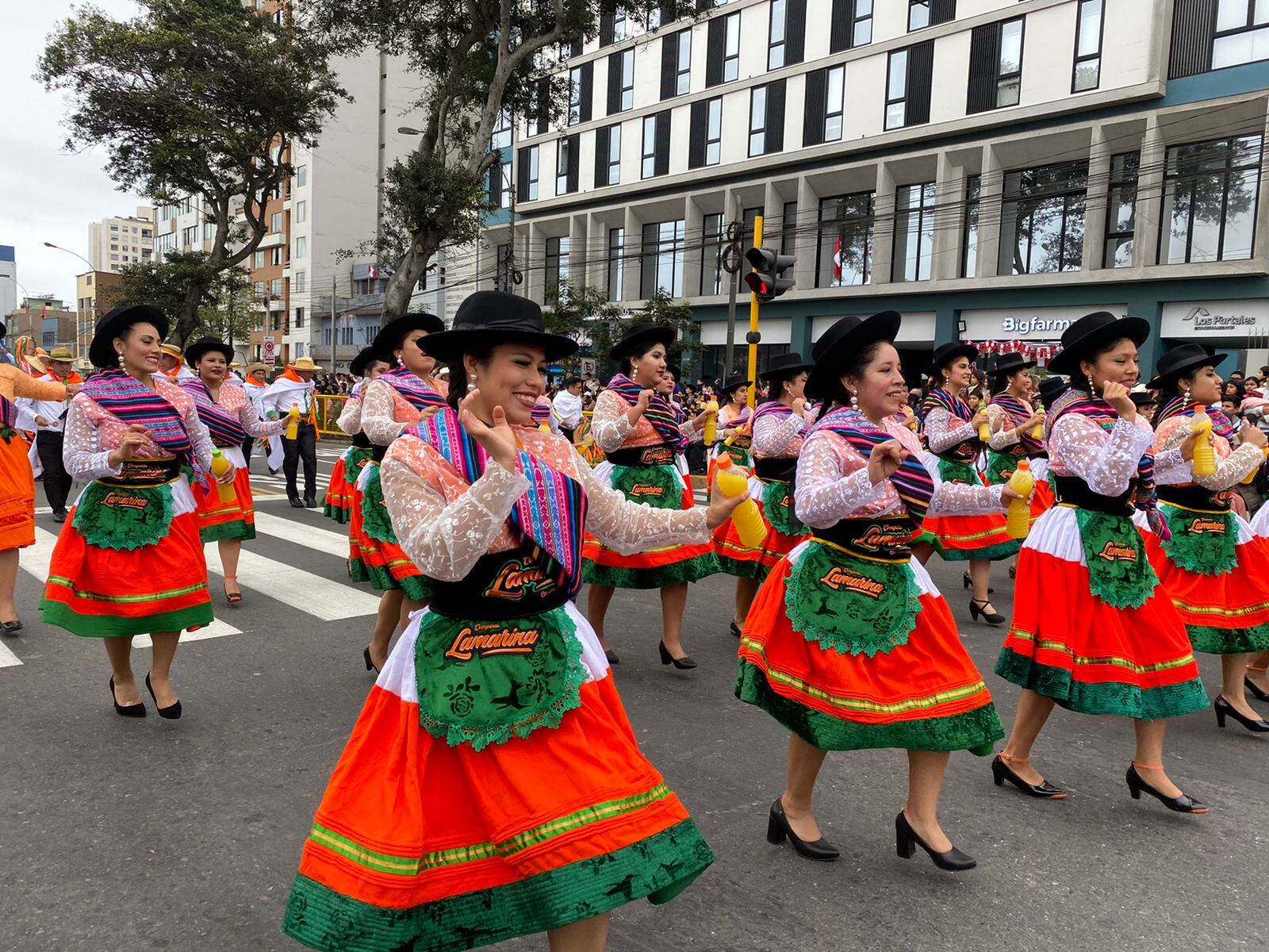 Gran desfile y Parada Militar en Perú por Fiestas Patrias | Infobae Perú / Clara Giraldo - Ricardo Mc Cubbin