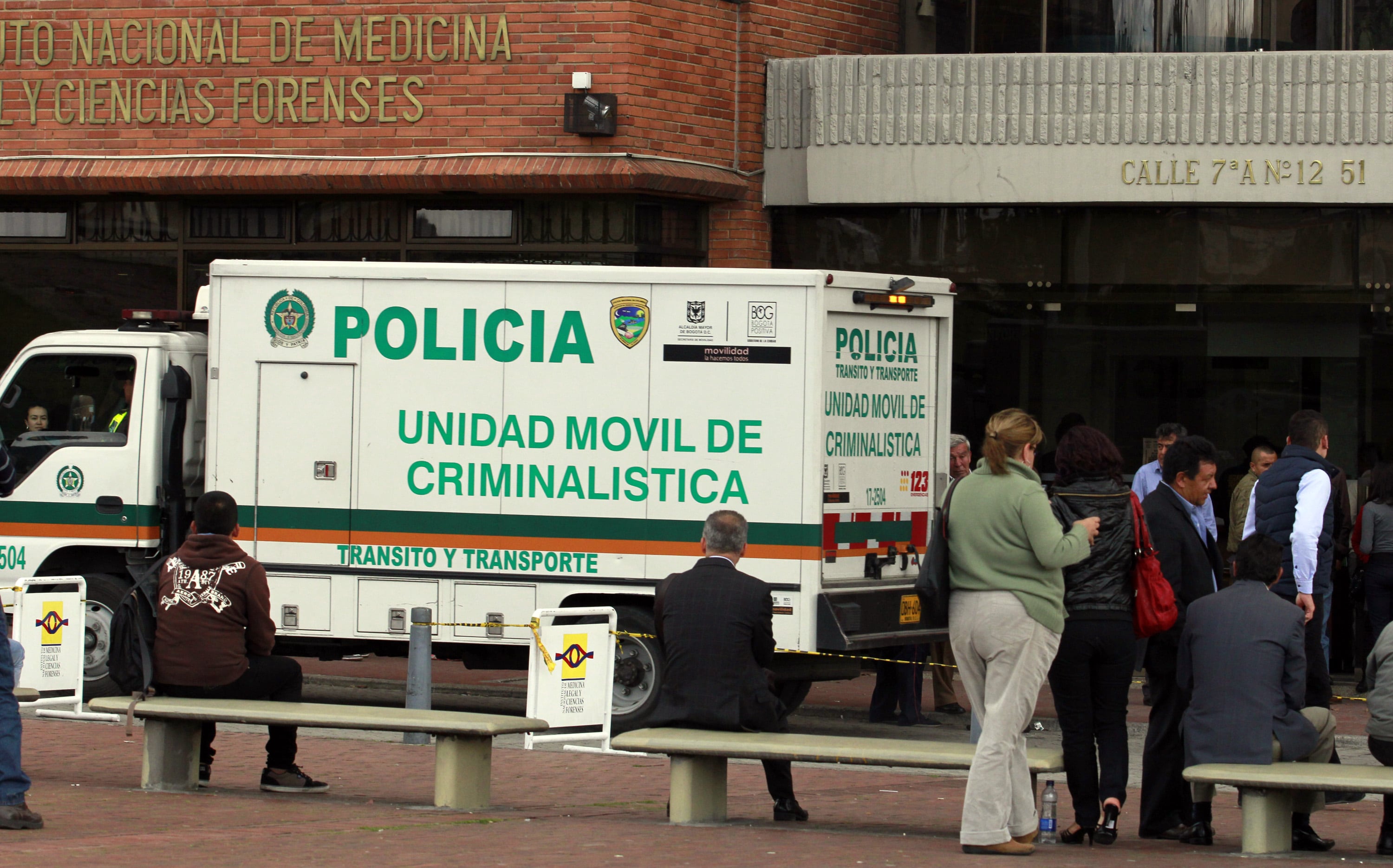 (Foto de referencia) - El joven de 16 años falleció mientras esperaba a sus padres fuera del colegio. Foto: Colprensa