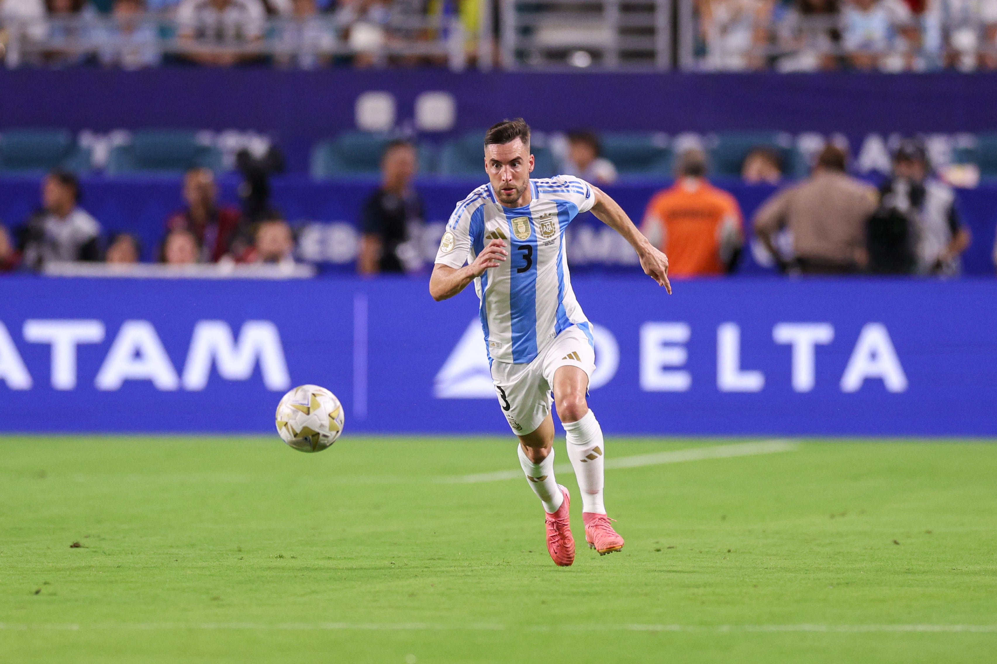 Tagliafico fue campeón del mundo, de América y de la Finalissima con la selección argentina (Crédito: Nathan Ray Seebeck-USA TODAY Sports)