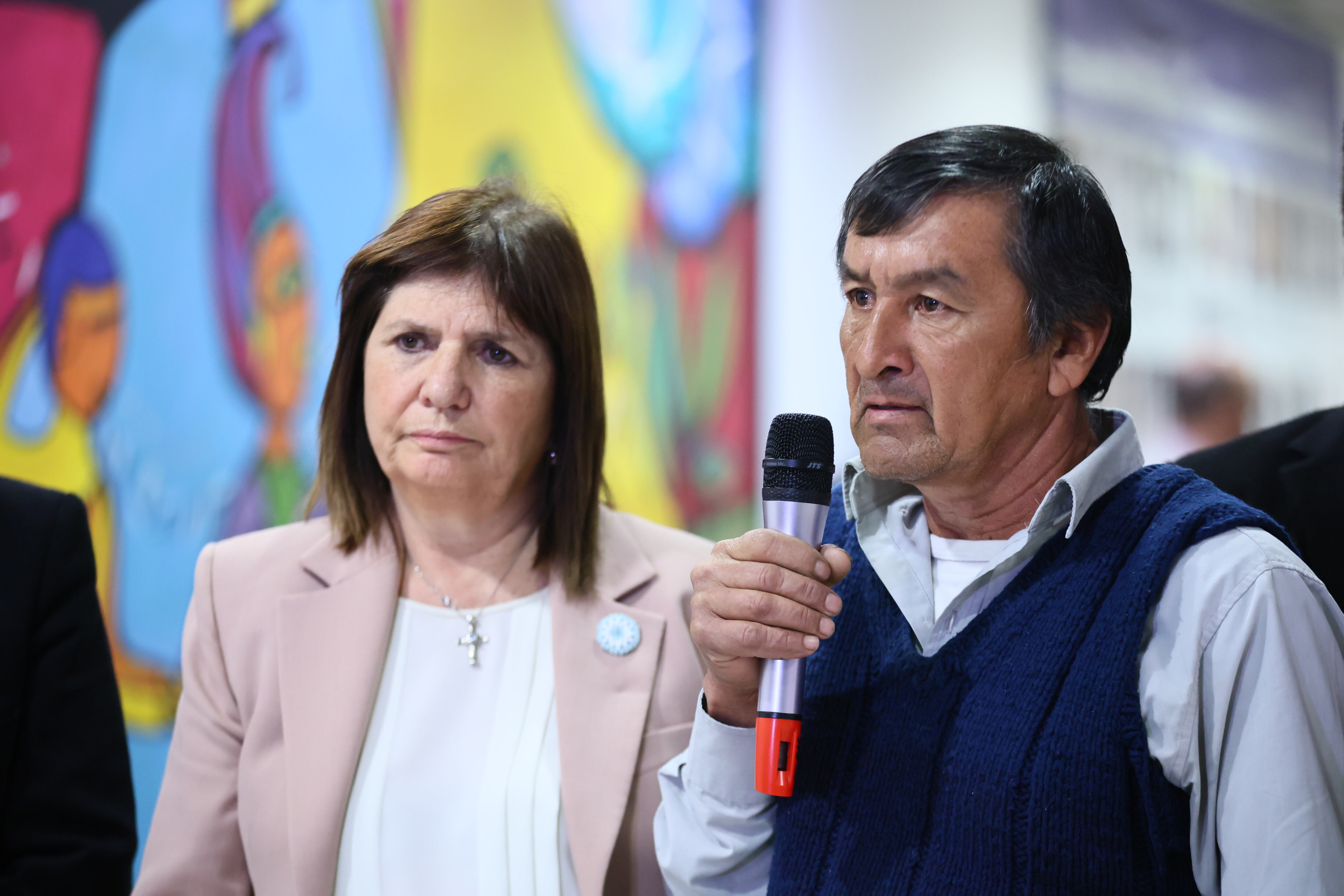 Patricia Bullrich recibe al padre de Loan en el Ministerio de Seguridad