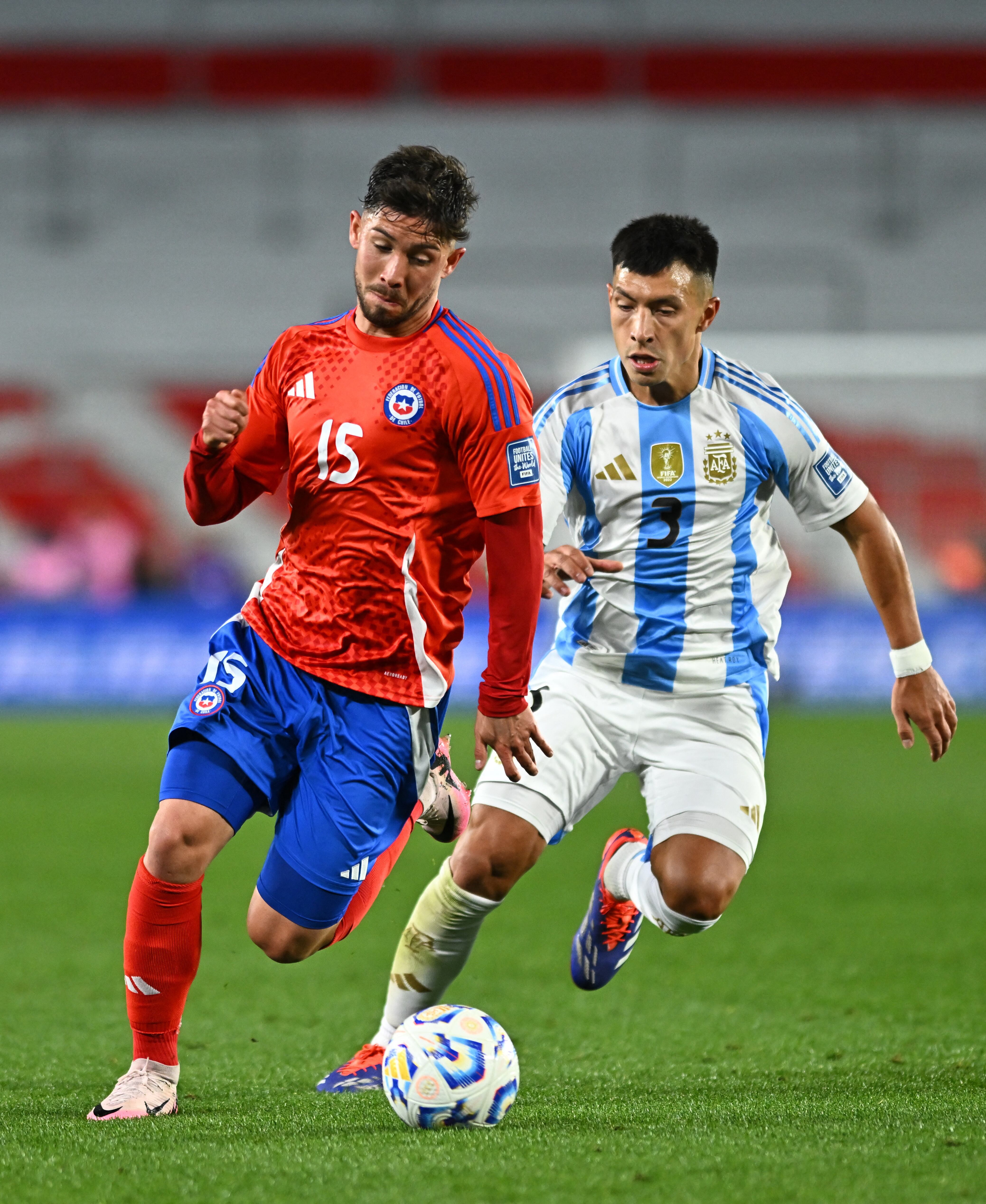 Lisandro Martínez volvió a ser titular en la defensa argentina