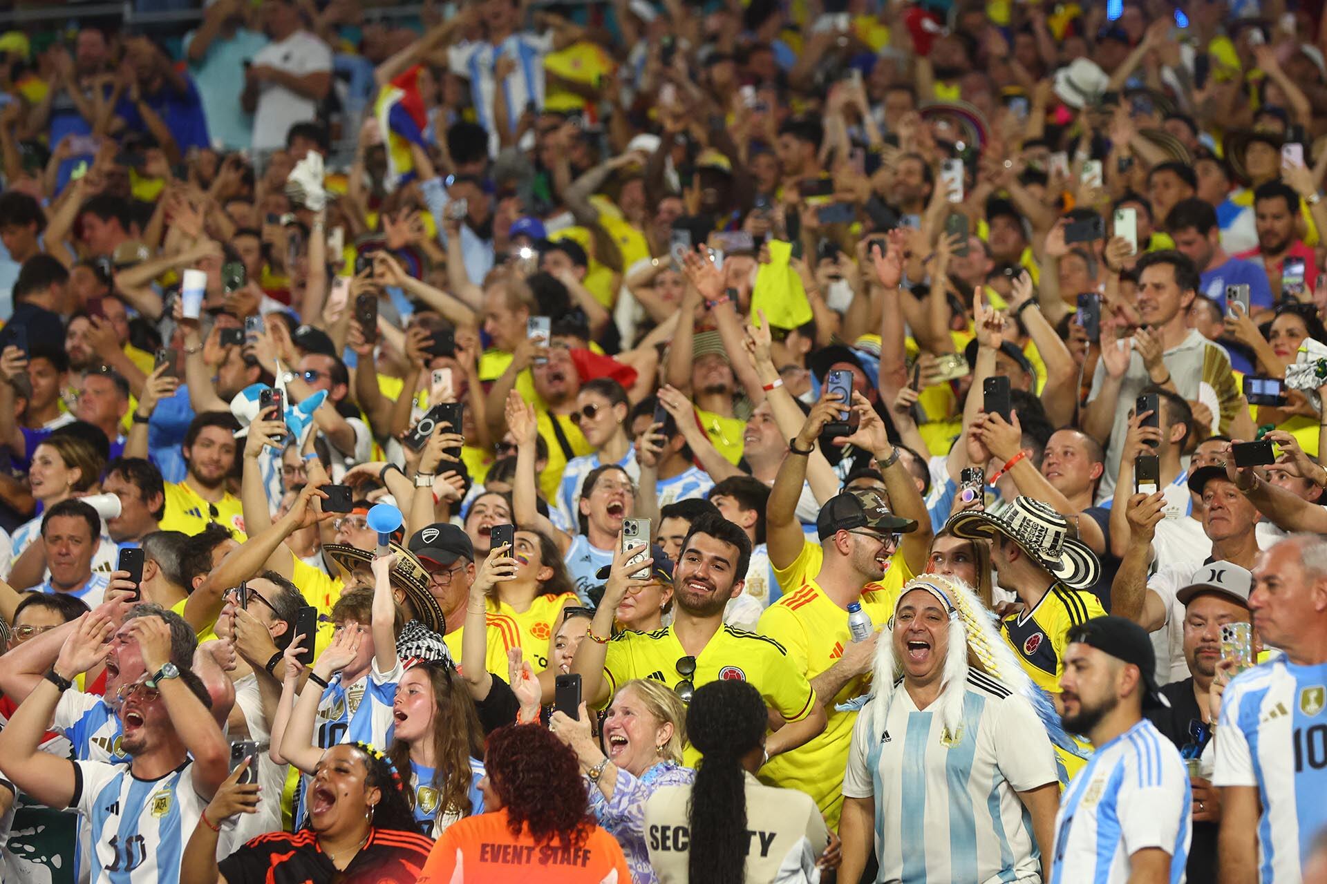 Copa América 2024 - Argentina Colombia - Hinchas argentinos en el estadio