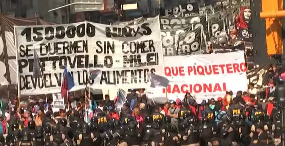 Piqueteros protestan en Avellaneda