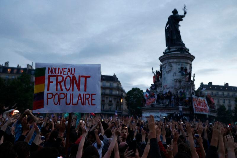 Plaza de la República en París después de las elecciones del domingo en 7 de julio de 2024 (REUTERS/Abdul Saboor)