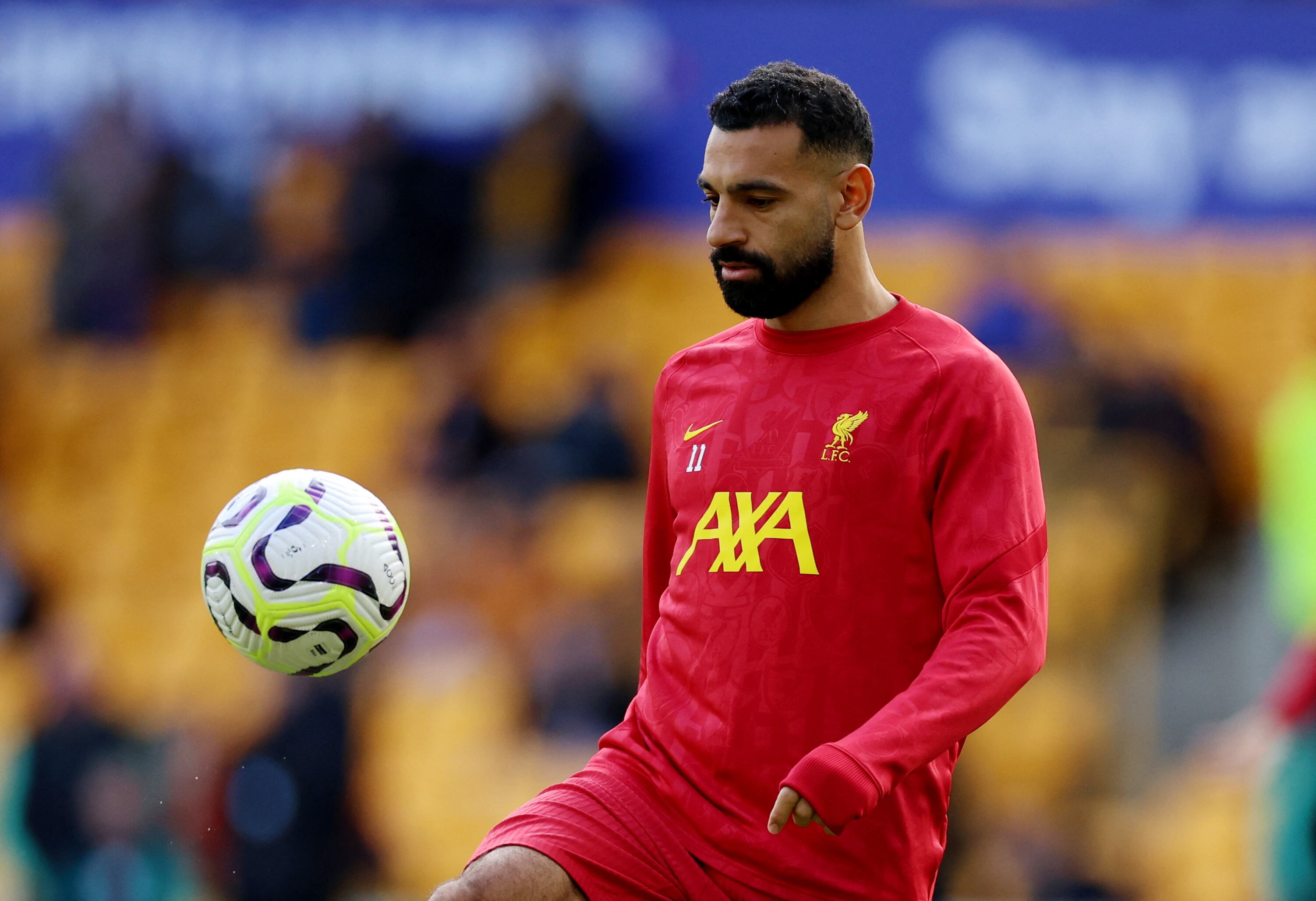 Mohamed Salah en el estadio Molineux en calentamiento-crédito Phil Noble/REUTERS