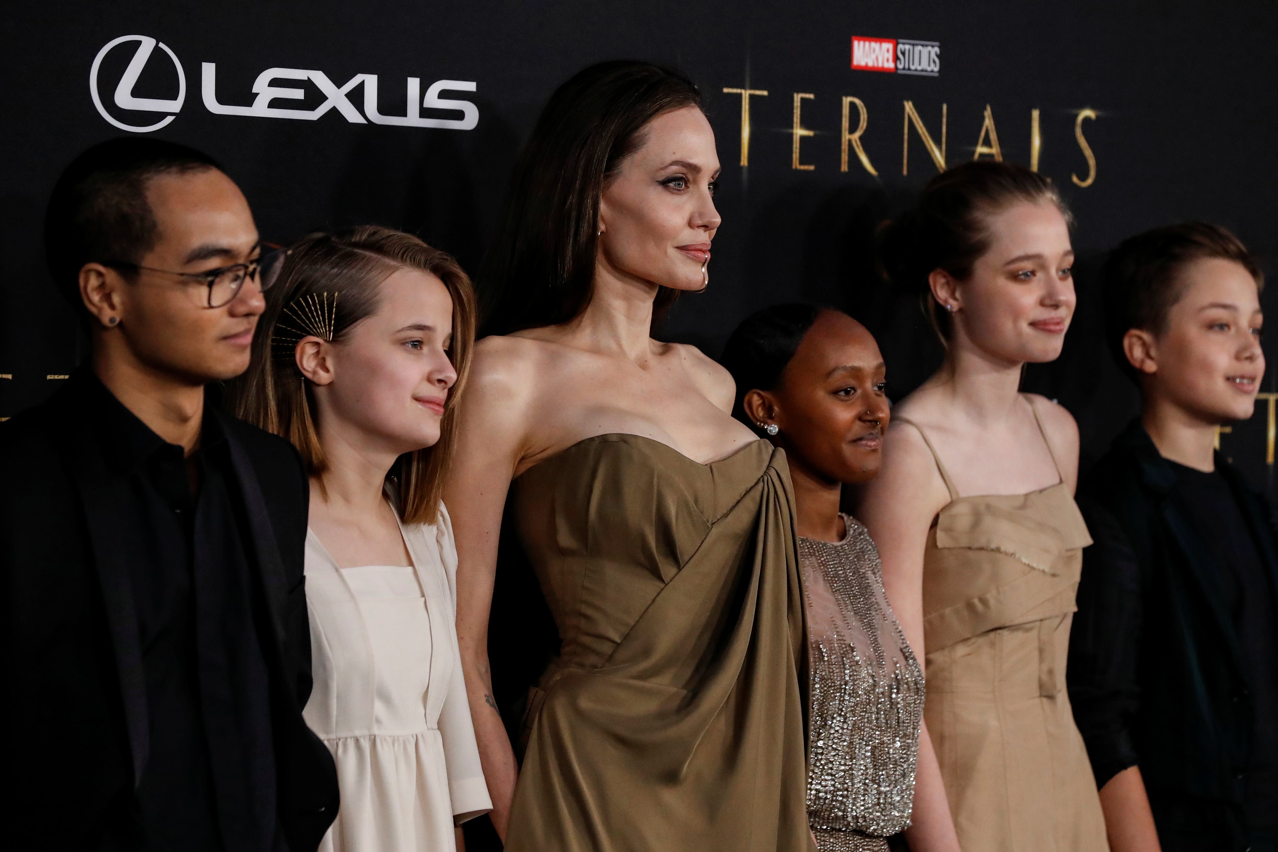 Angelina Jolie es madre de seis hijos, fruto de su matrimonio con Brad Pitt (REUTERS/Mario Anzuoni)