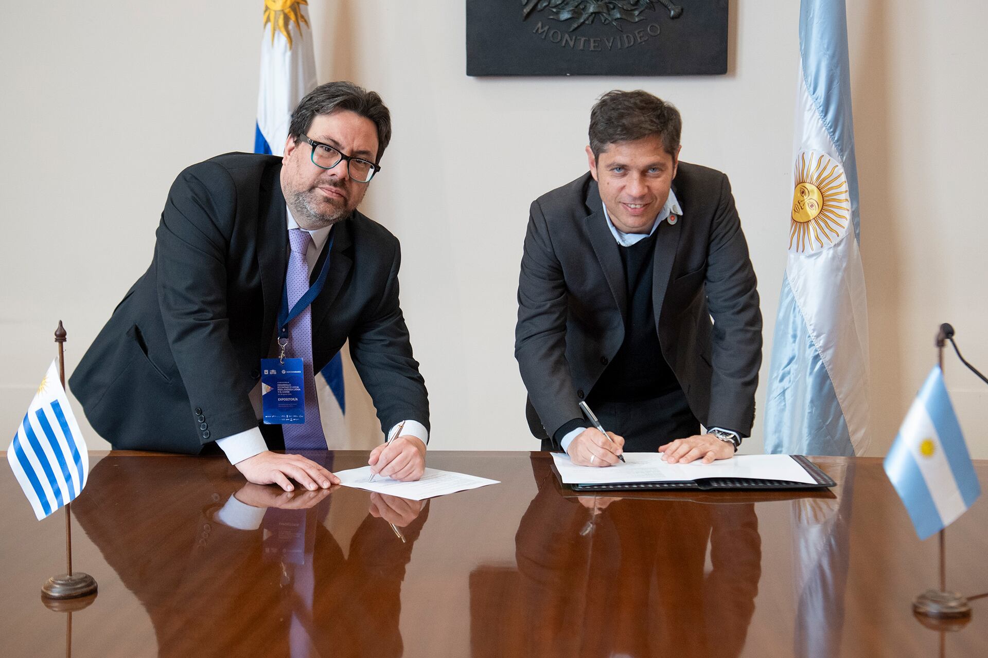 Axel Kicillof en Uruguay