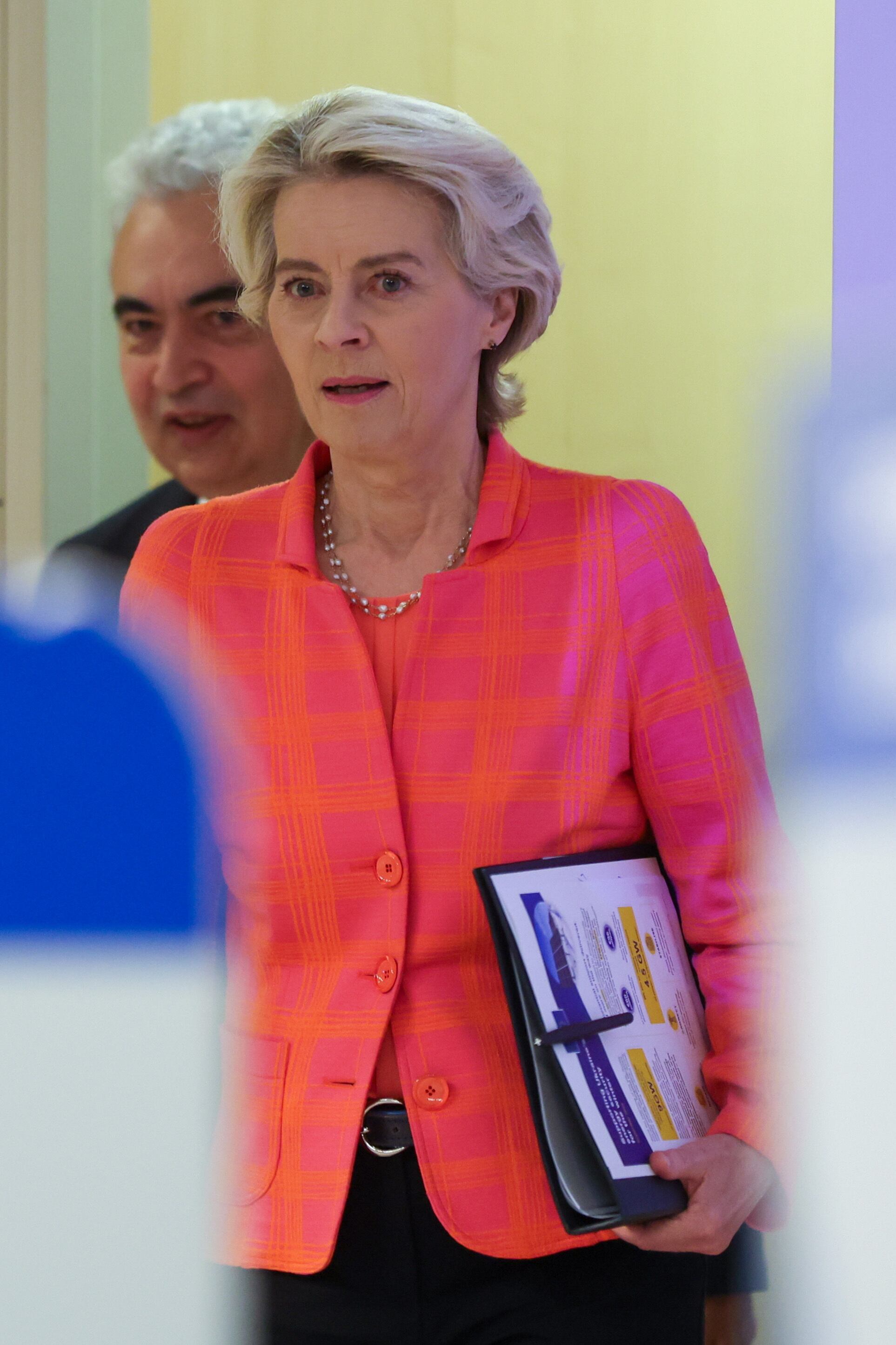 Von der Leyen llega a Ucrania para transmitir el apoyo de la UE de cara al invierno