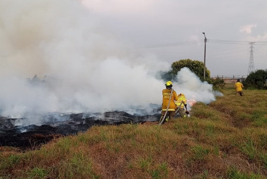 Fuerte incendio se reportó cerca a la Clínica Corpas, en el norte de Bogotá