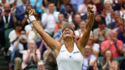 Jessica Bouzas registra un debut estelar en Wimbledon al eliminar a la vigente campeona del torneo inglés