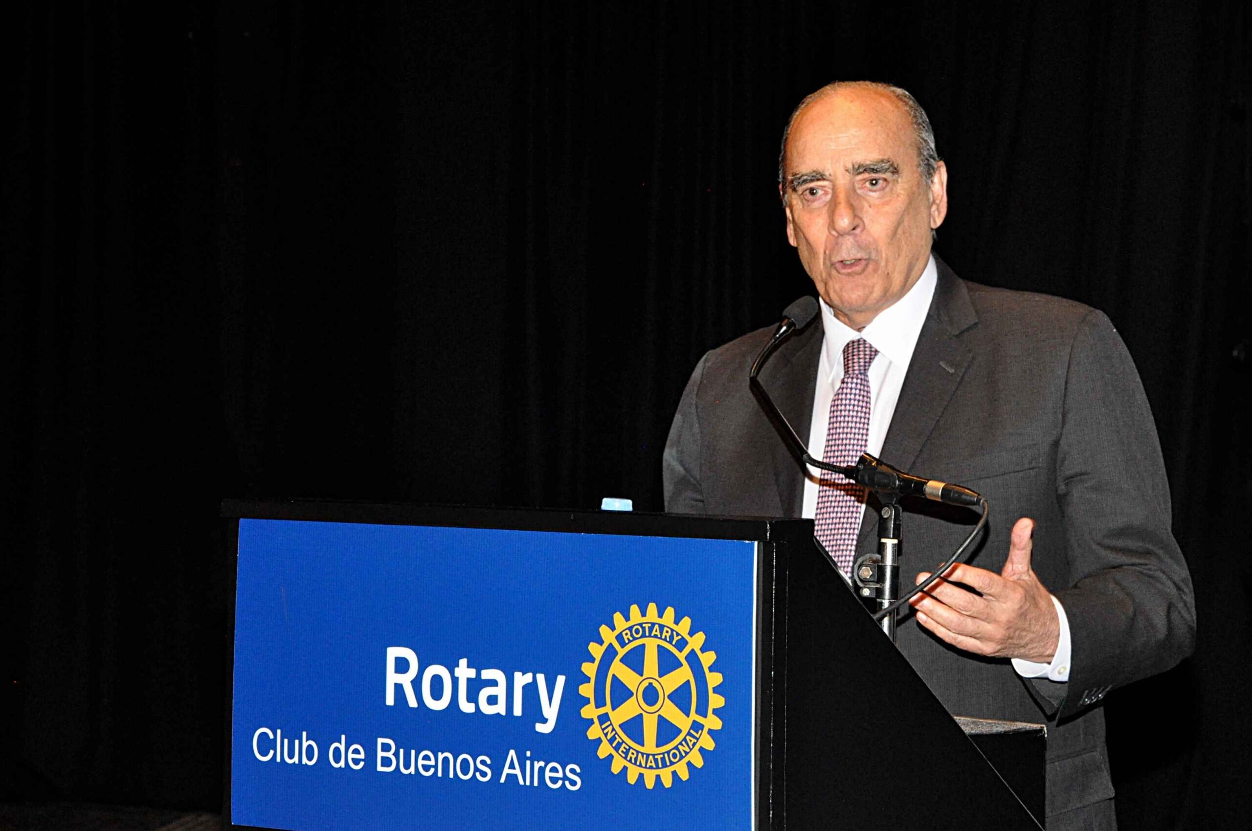 Guillermo Francos en el Rotary Club de Buenos Aires