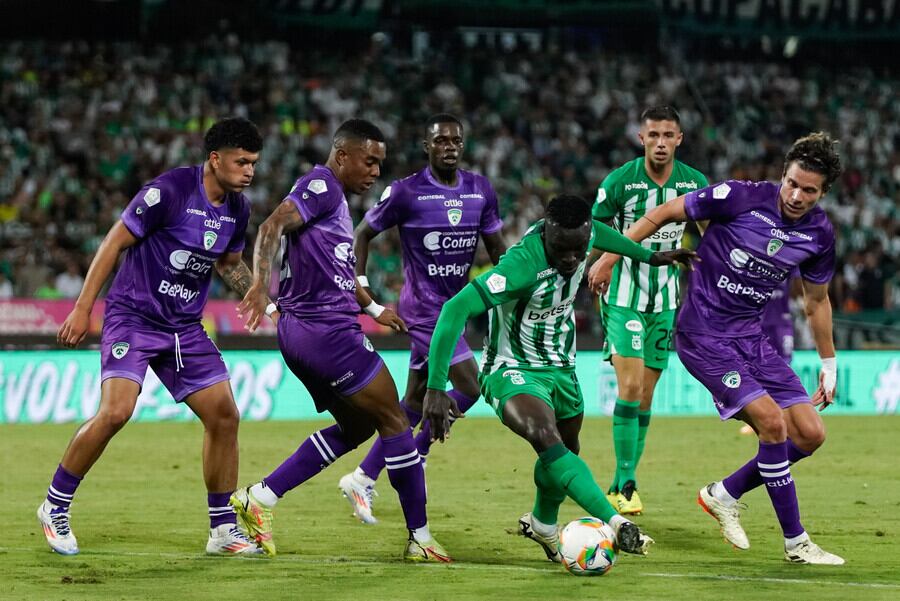 Felipe Acosta (anotador del gol), Kevin Viveros, David Camacho y Elan Ricardo en la imagen - crédito Juan Cardona / Colprensa