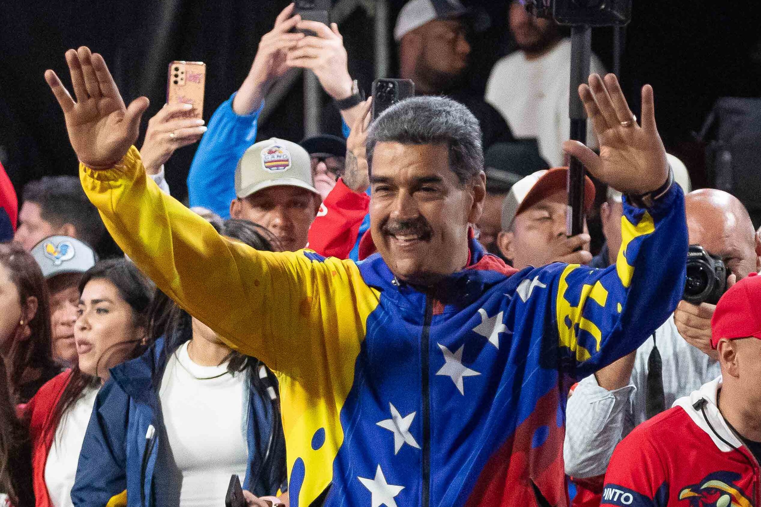 Nicolás Maduro celebró anoche una supuesta victoria en las elecciones presidenciales en Venezuela 