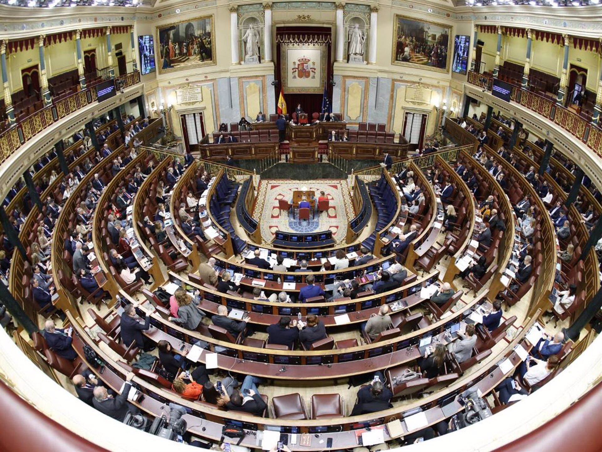 Imagen de archivo:  Diputados en una sesión plenaria en el hemiciclo (Congreso/Europa Press)
