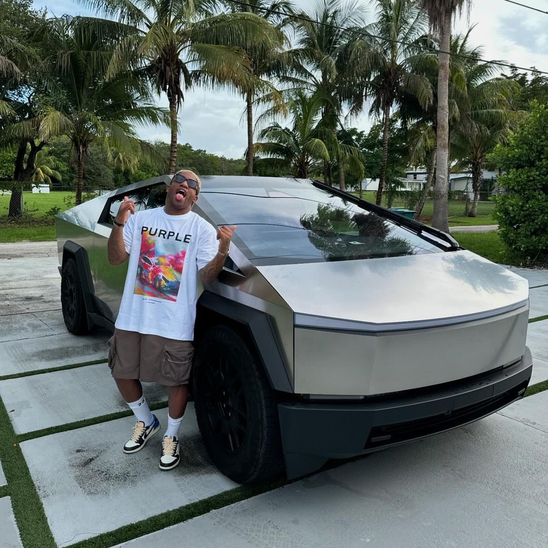 Jefferson Farfán presumió lujoso auto en Miami, Estados Unidos.