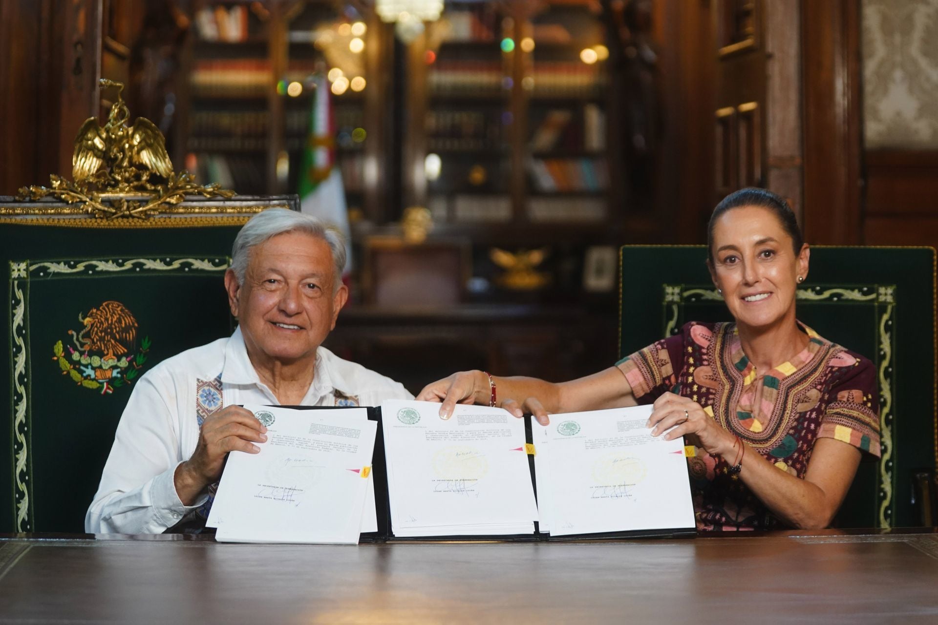 amlo sheinbaum firma decreto reforma mexico 15 septiembre