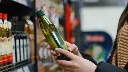 Cuándo aplicarán los supermercados la rebaja del IVA en el precio del aceite de oliva