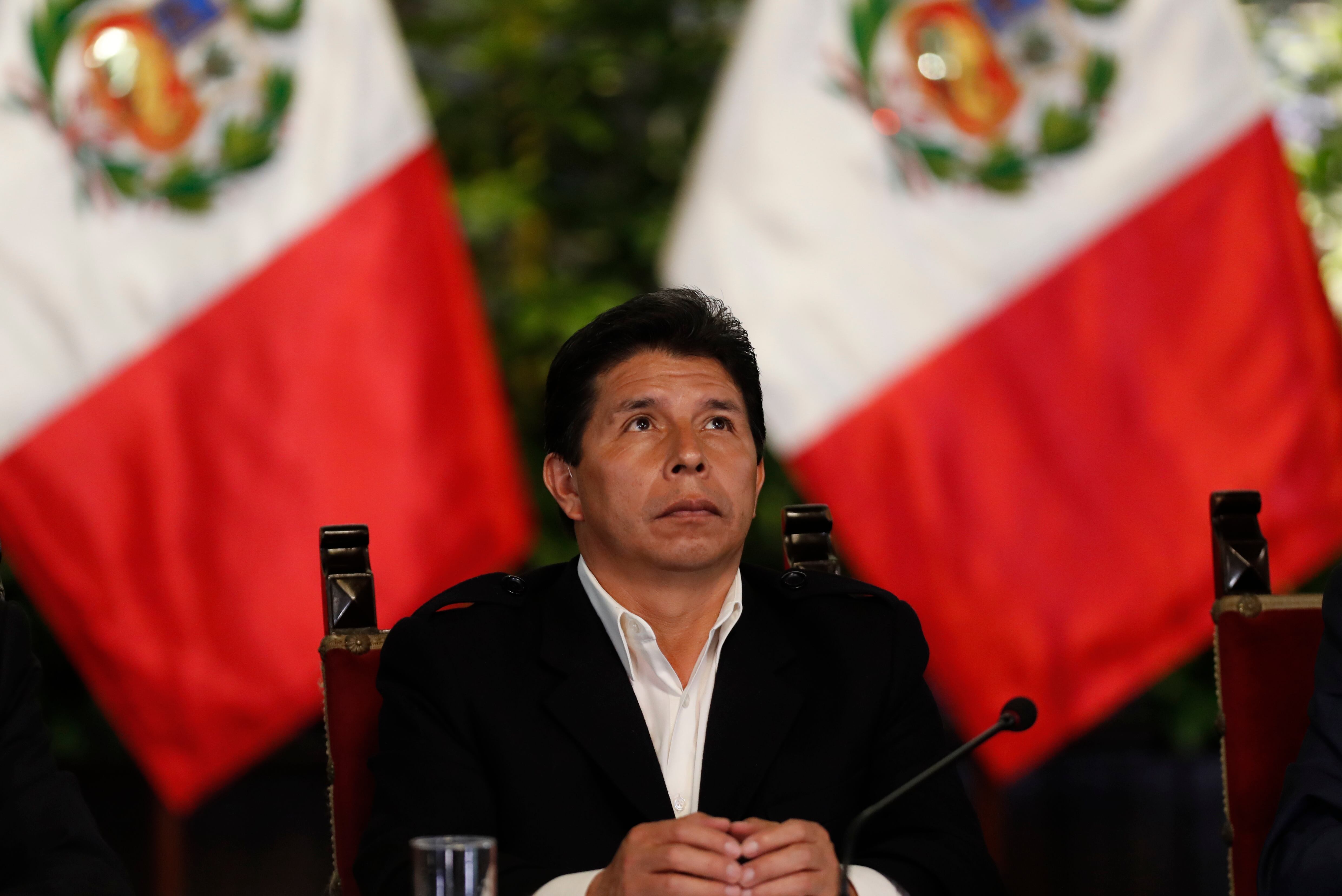 Fotografía de archivo fechada el 11 de octubre de 2022 que muestra al entonces presidente de Perú, Pedro Castillo, durante una rueda de prensa con corresponsales internacionales en Lima (Perú). EFE/ Paolo Aguilar
