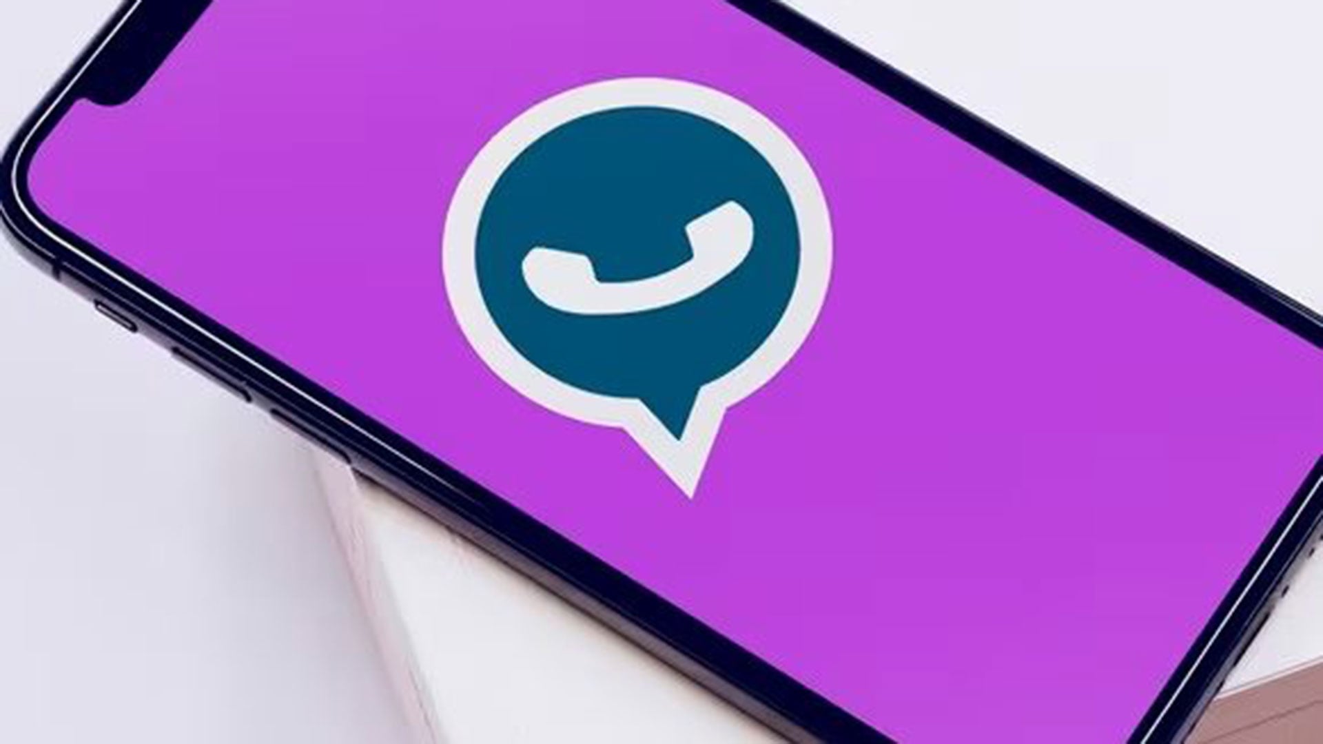 WhatsApp en color morado: Cómo activarlo sin pagar un peso