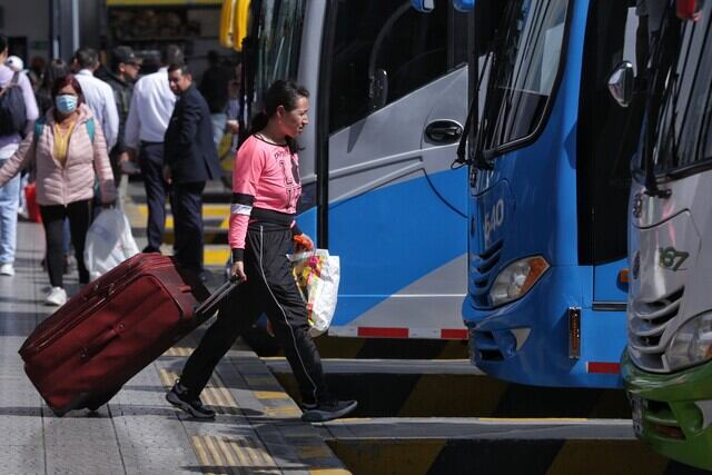 Con la reactivación del cobro de las tarifas de los peajes los transportadores de pasajeros ya hablan de aumento en los pasajes - crédito Colprensa