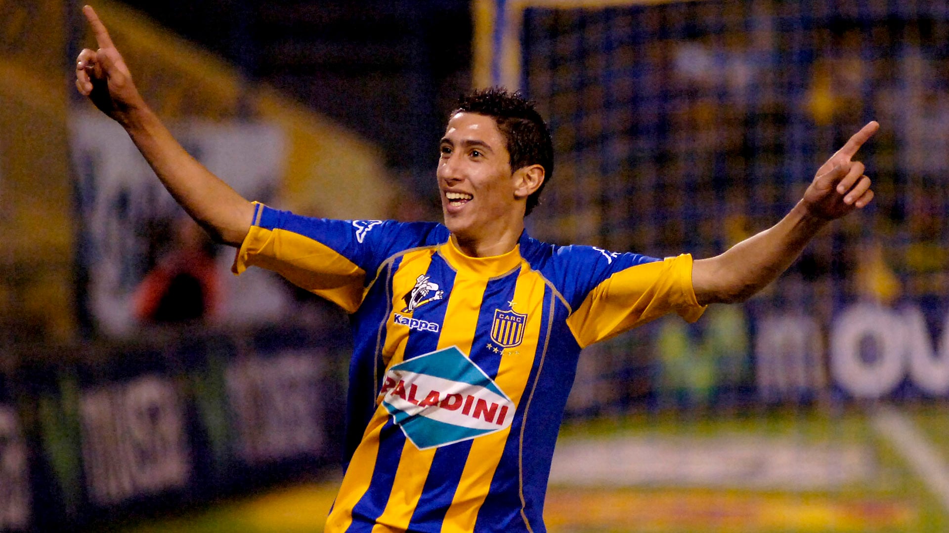 Di María debutó en Primera División en Rosario Central y desde el primer minuto dejó su sello con su gambeta (Fotobaires)