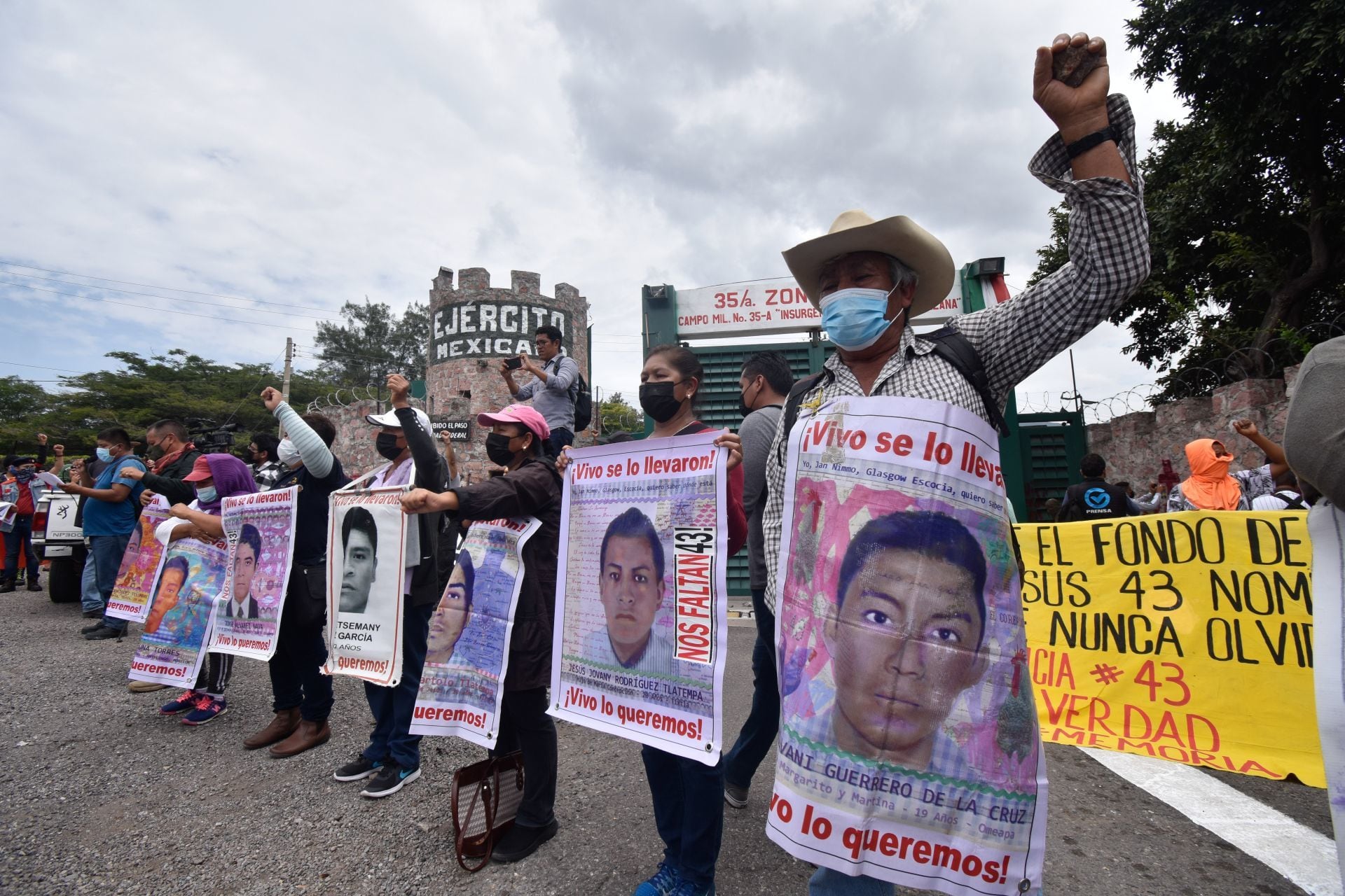 Hace una década que desaparecieron 43 estudiantes en México. Sus padres aún luchan por respuestas