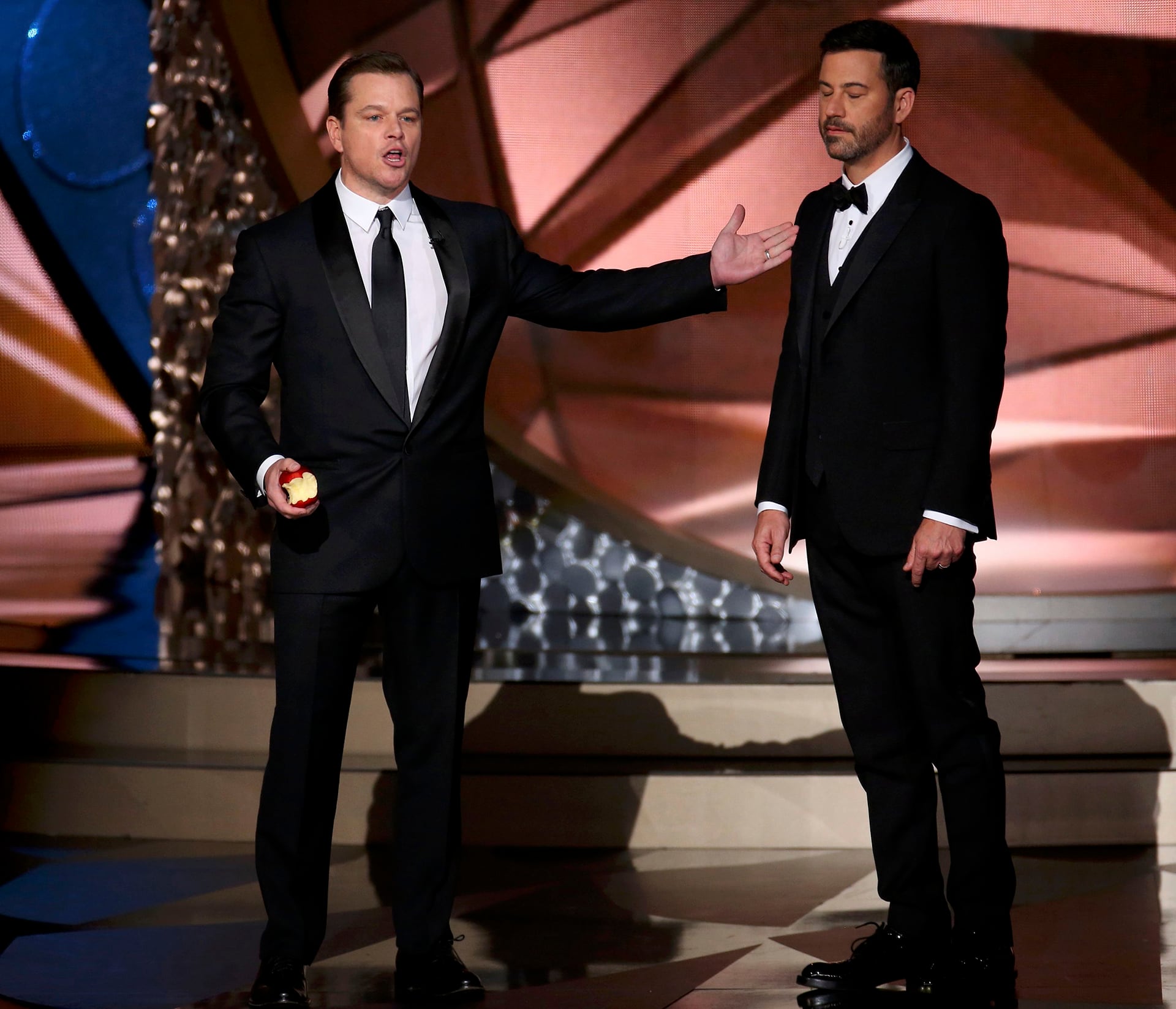 Matt Damon y Jimmy Kimmel han intercambiado comentarios sarcásticos en diversos eventos a lo largo de los años. (REUTERS/Mike Blake)