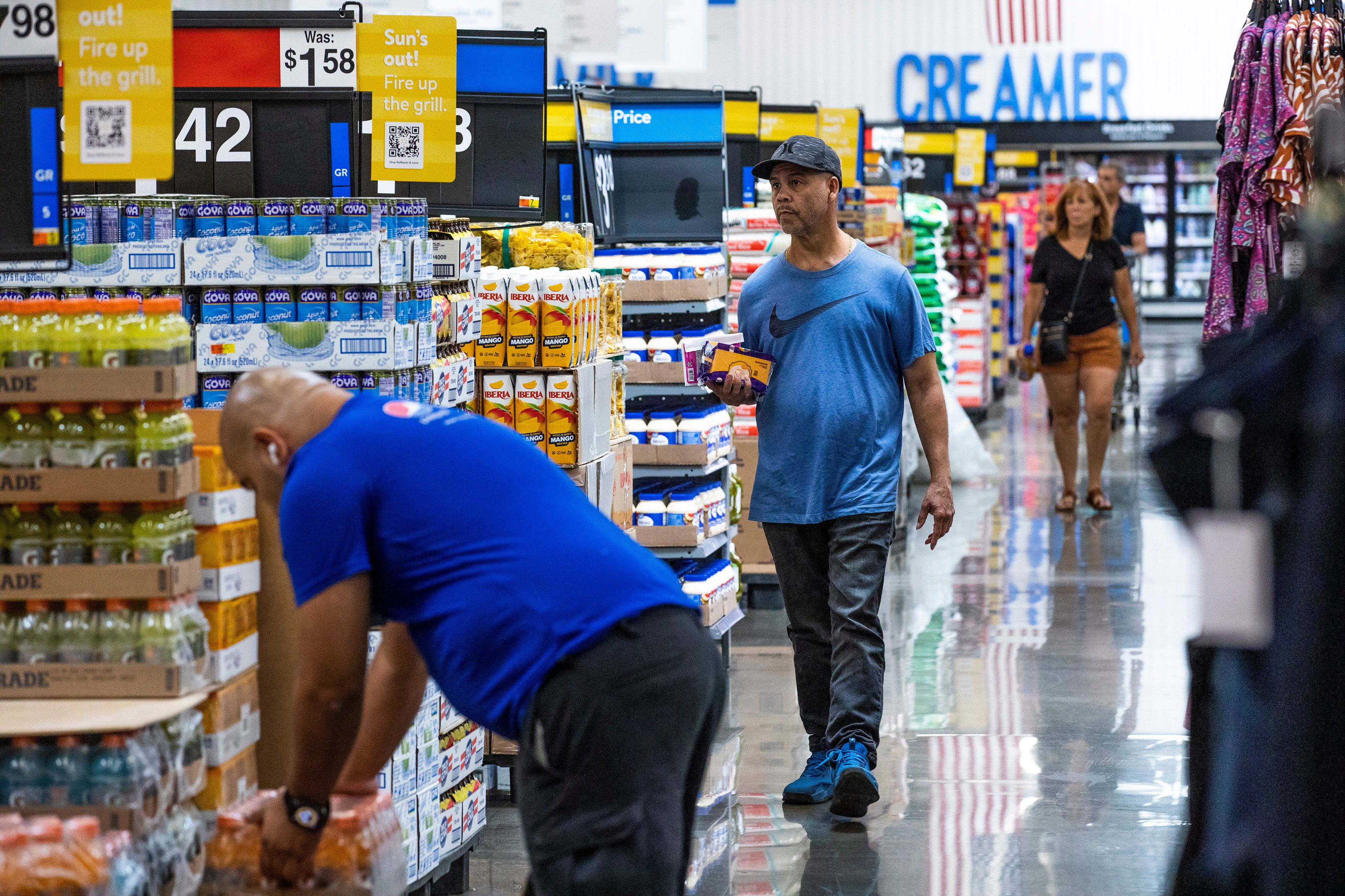 Personas compran en un supermercado en Secaucus, Nueva Jersey, el pasado 11 de julio (AP Foto/Eduardo Munoz Alvarez)