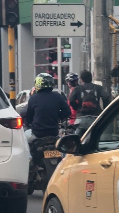 Atraco armado en Teusaquillo sacude a Bogotá: capturado en video un violento robo a plena luz del día