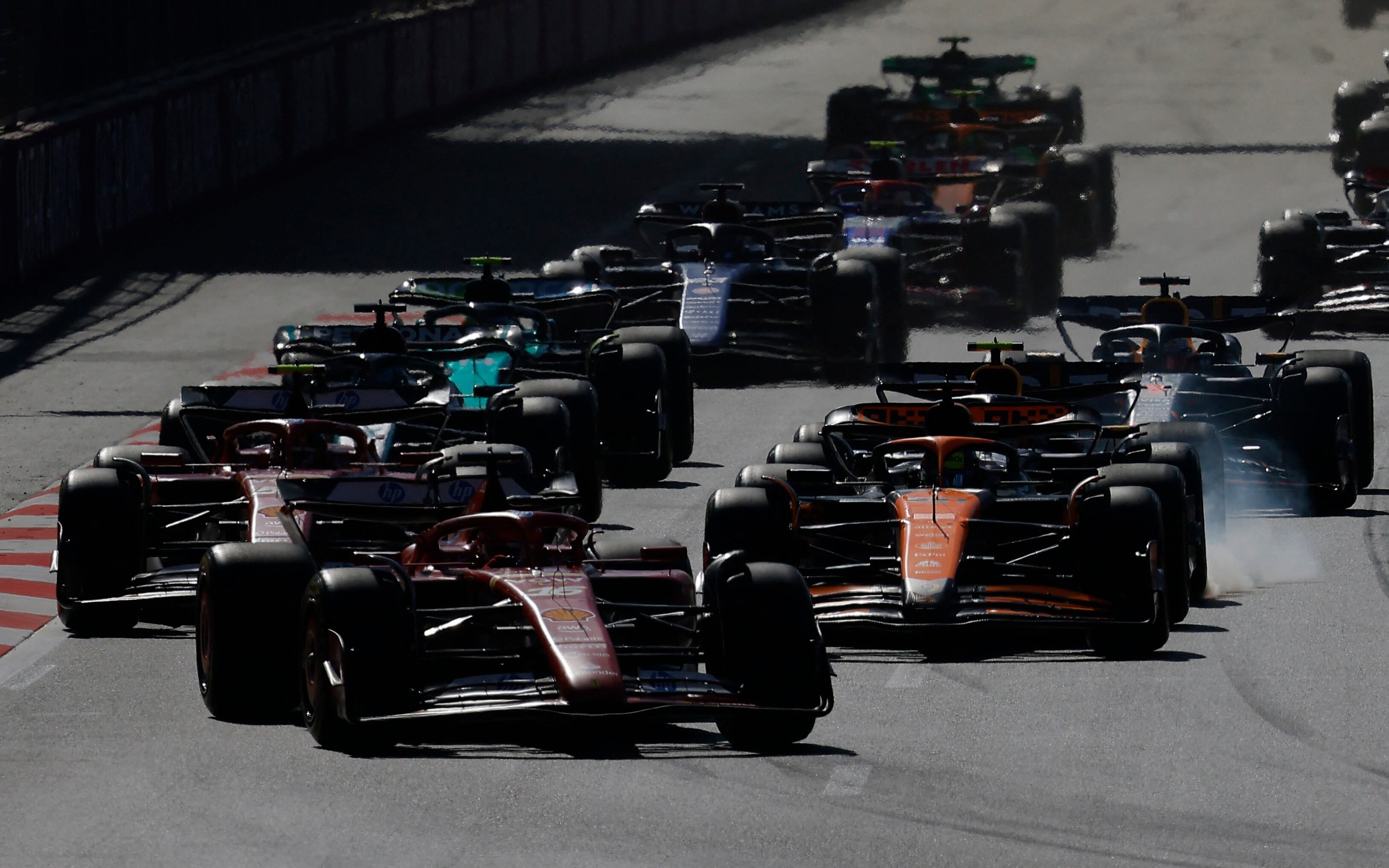 La largada del Gran Premio de Bakú (REUTERS/Maxim Shemetov)