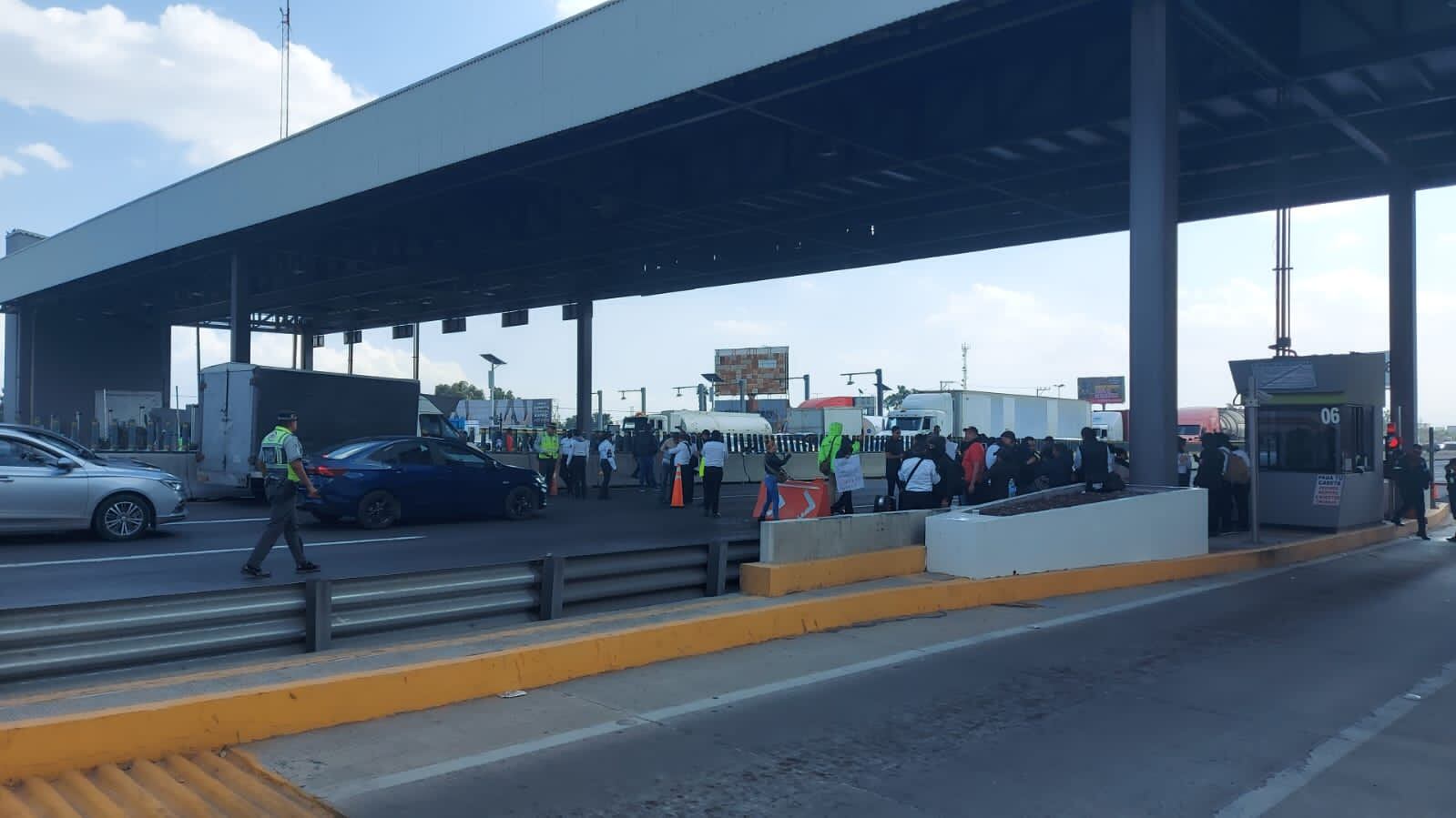 Carga vial en la autopista México-Pachuca por manifestación