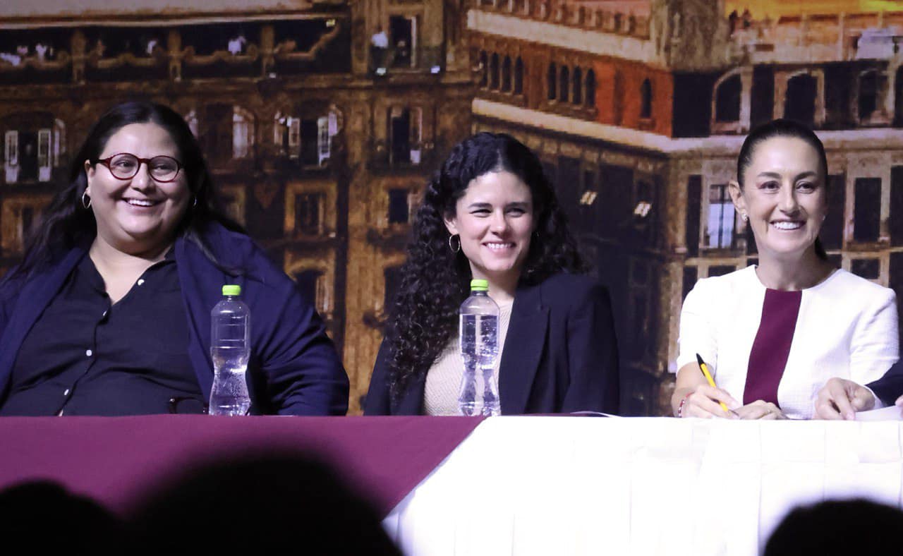 Foto de las morenistas Citlalli Hernández Mora, Luisa María Alcalde y Claudia Sheinbaum Pardo