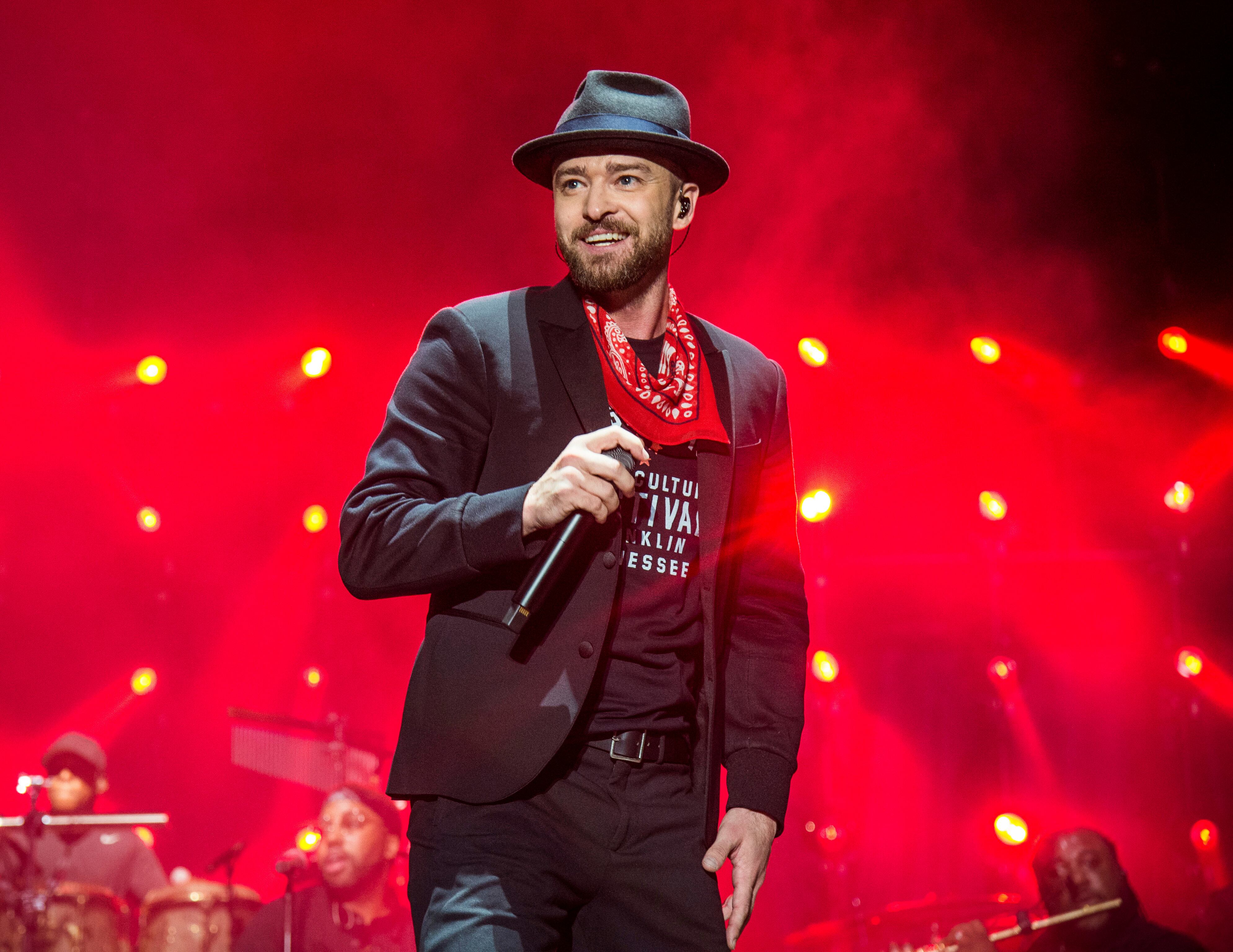 Justin Timberlake protagonizó un incidente que desató el debate sobre los celulares en conciertos (AP)