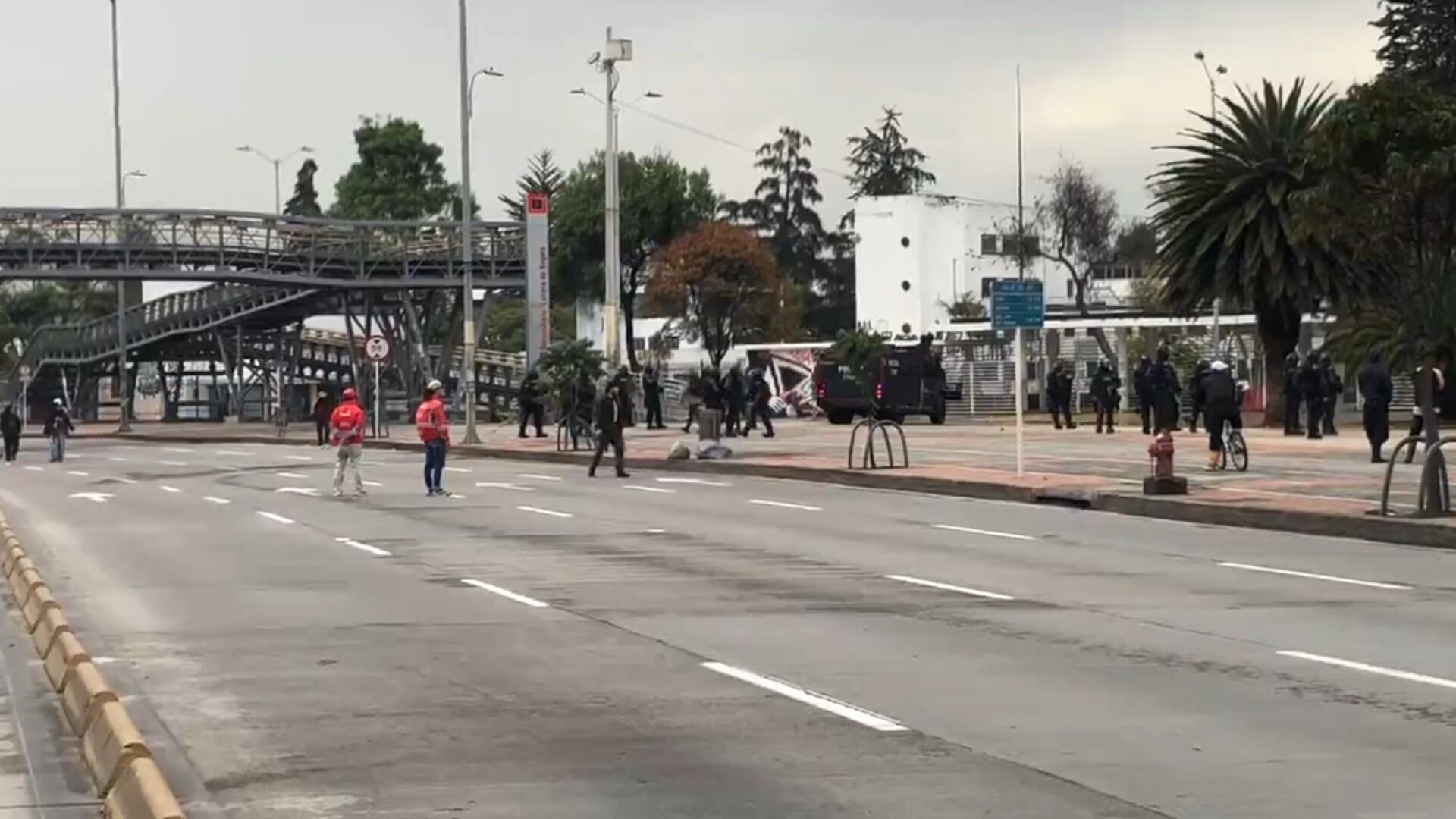 Tránsito Bogotá gestiona el tráfico en la NQS debido a una manifestación - crédito redes sociales