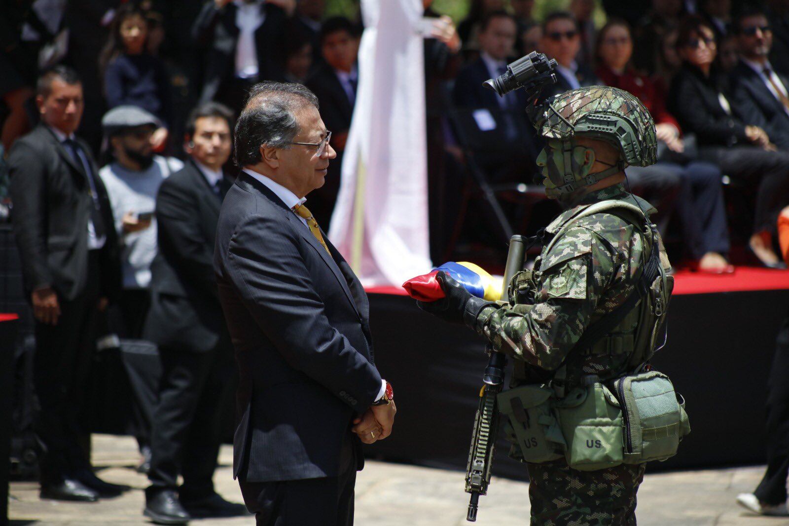 El presidente de Colombia subrayó la importancia de que el ejército esté al servicio del pueblo - crédito @infopresidencia/X